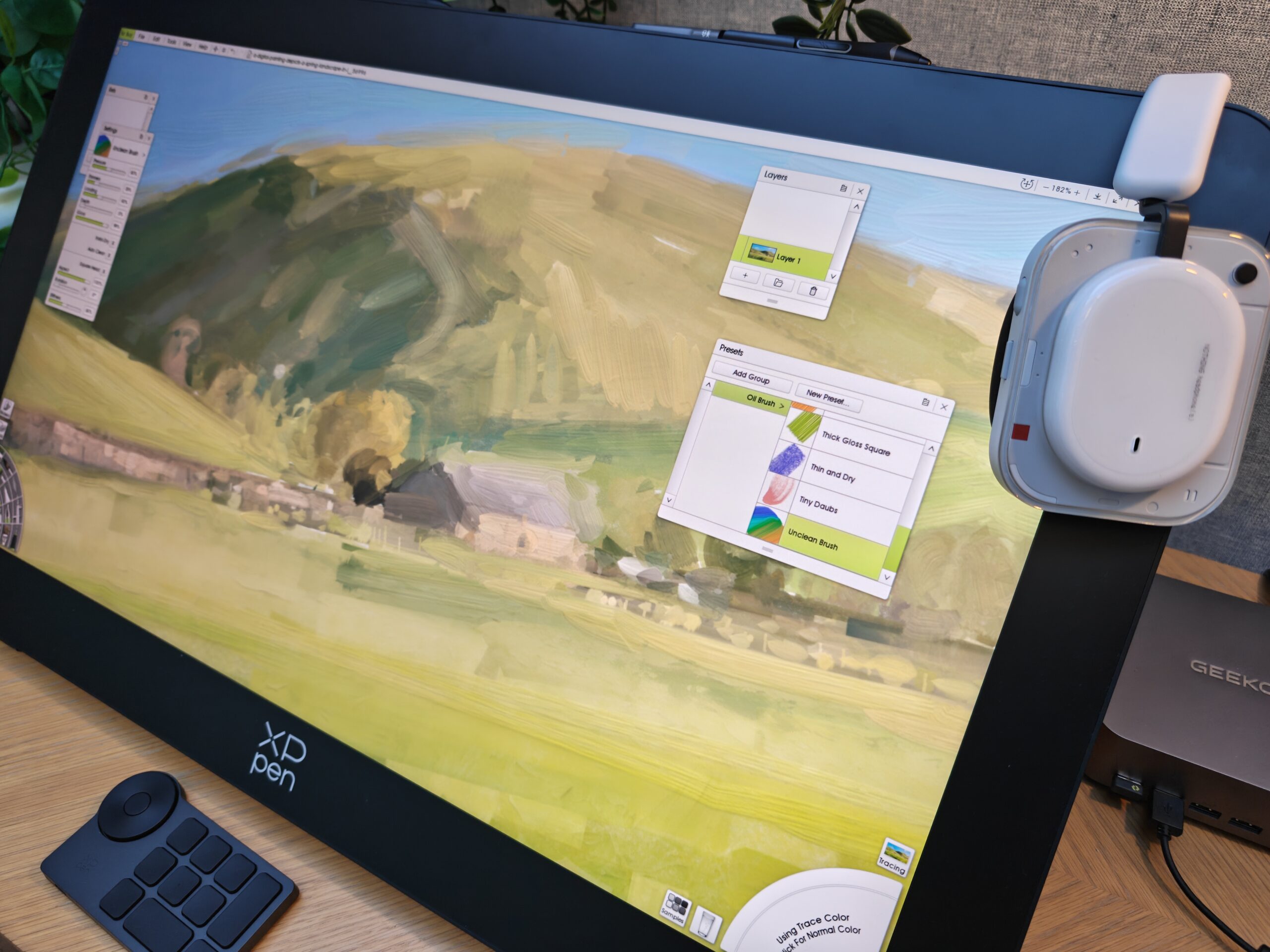 XPPen Artist Pro 27 Gen 2 Terasa Seperti Kanvas Impian, Tapi Butuh Meja Serius