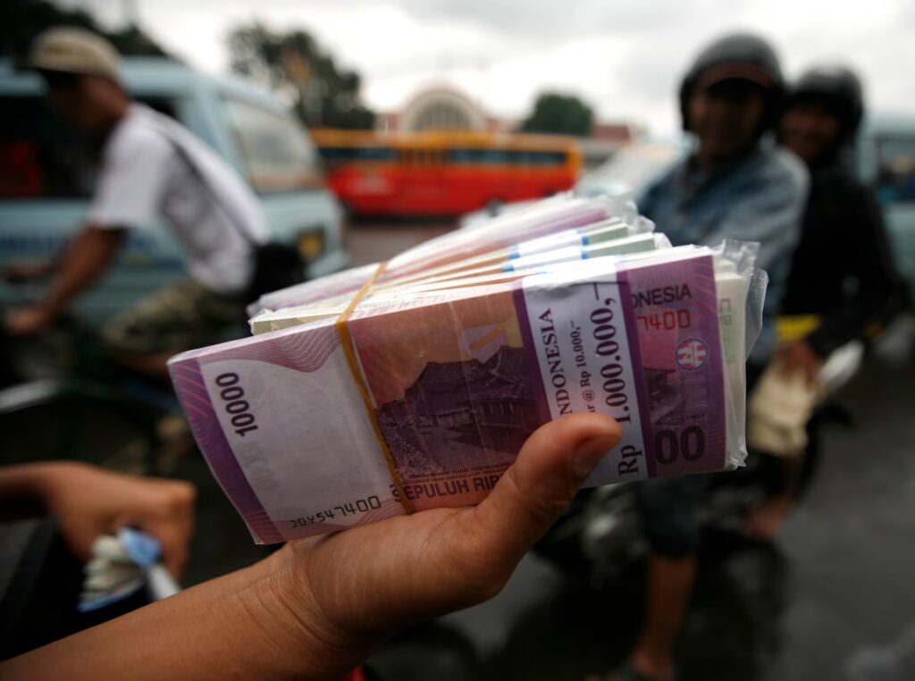 Rupiah Goyah Di Rp17.130, Pasar Menanti Sinyal Penentu Dari BI Rate