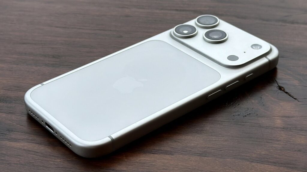 Layar iPhone 18 Tertinggal, Model Standar Bisa Kalah Dari iPhone 17 dan Makin Jauh Dari Pro