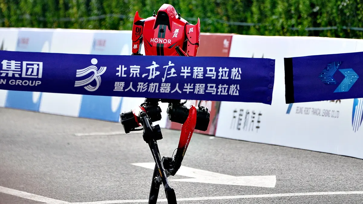 Robot Humanoid China Salip Pelari Manusia, Pertanda Awal Persaingan Baru di Pabrik dan Arena