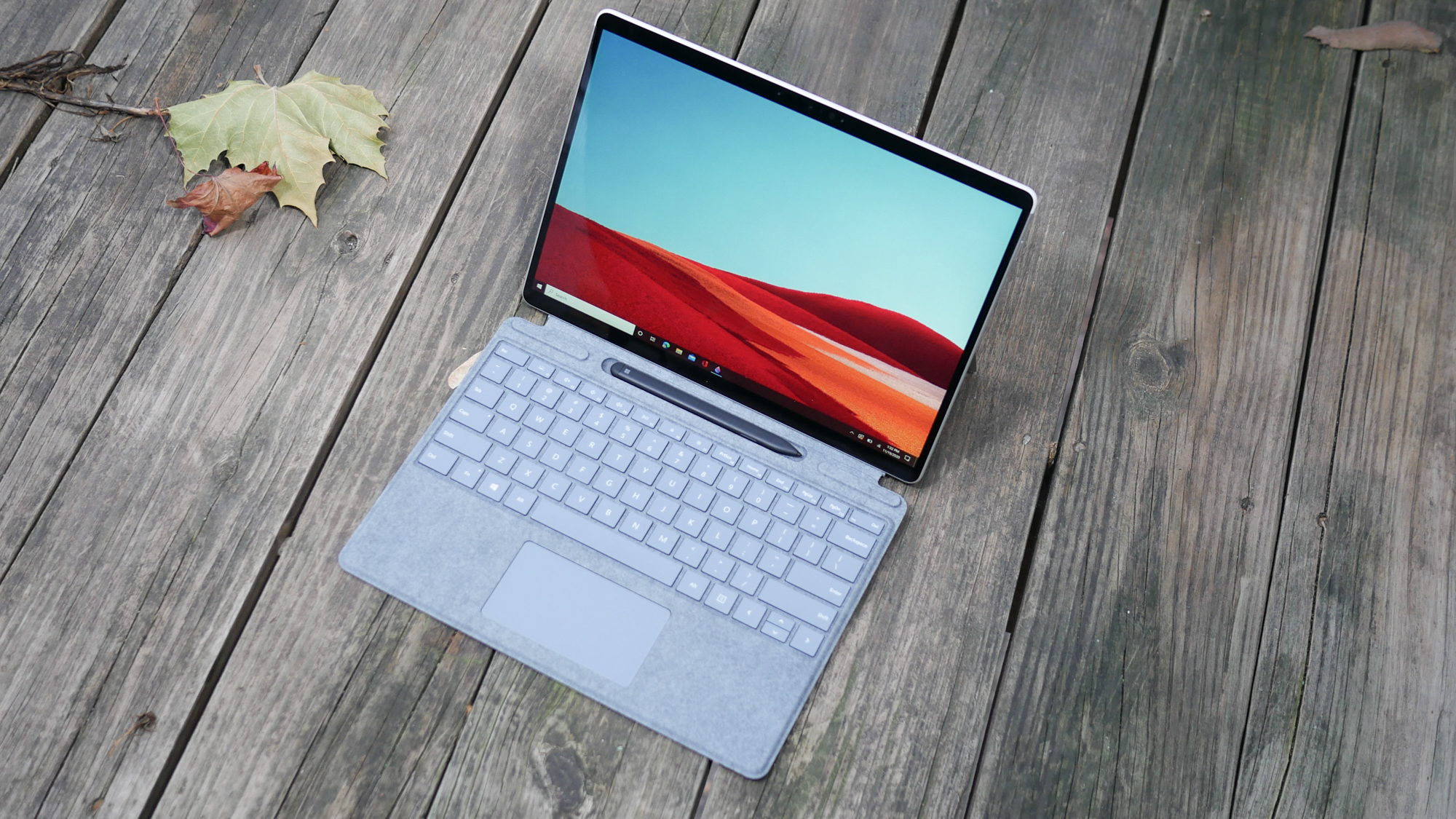 Windows On Arm Bukan Gagal, Yang Menyesatkan Justru Cara Reviewer Membacanya