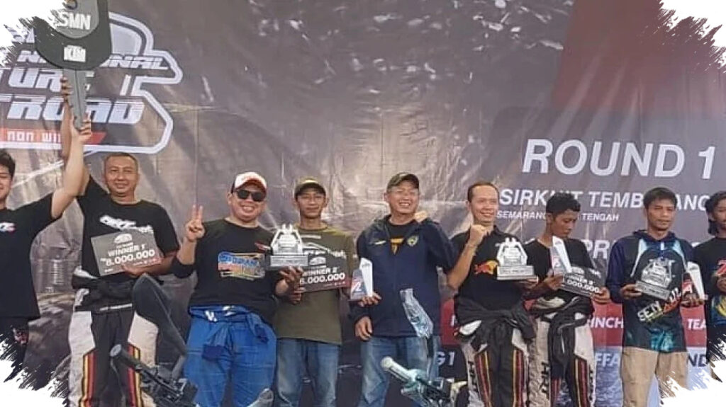 Halo Dayak HRX Tancap Gas di Semarang, Dua Mobil Langsung Panjat Podium