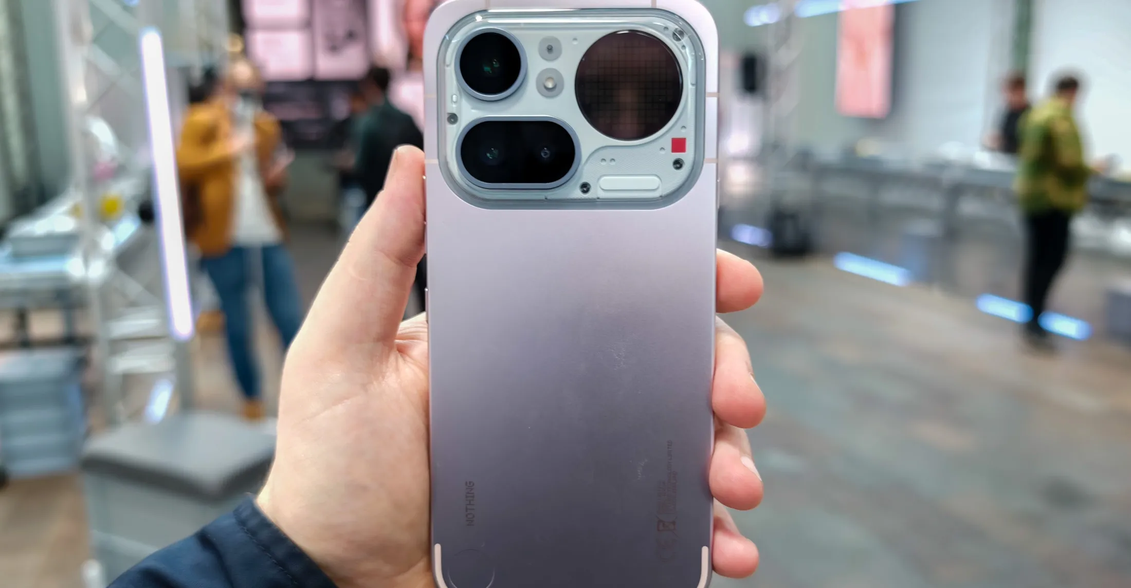 Nothing Phone 4a Pro Nyaris Tak Tertandingi, Satu Lubang Mikrofon Jadi Titik Lemahnya