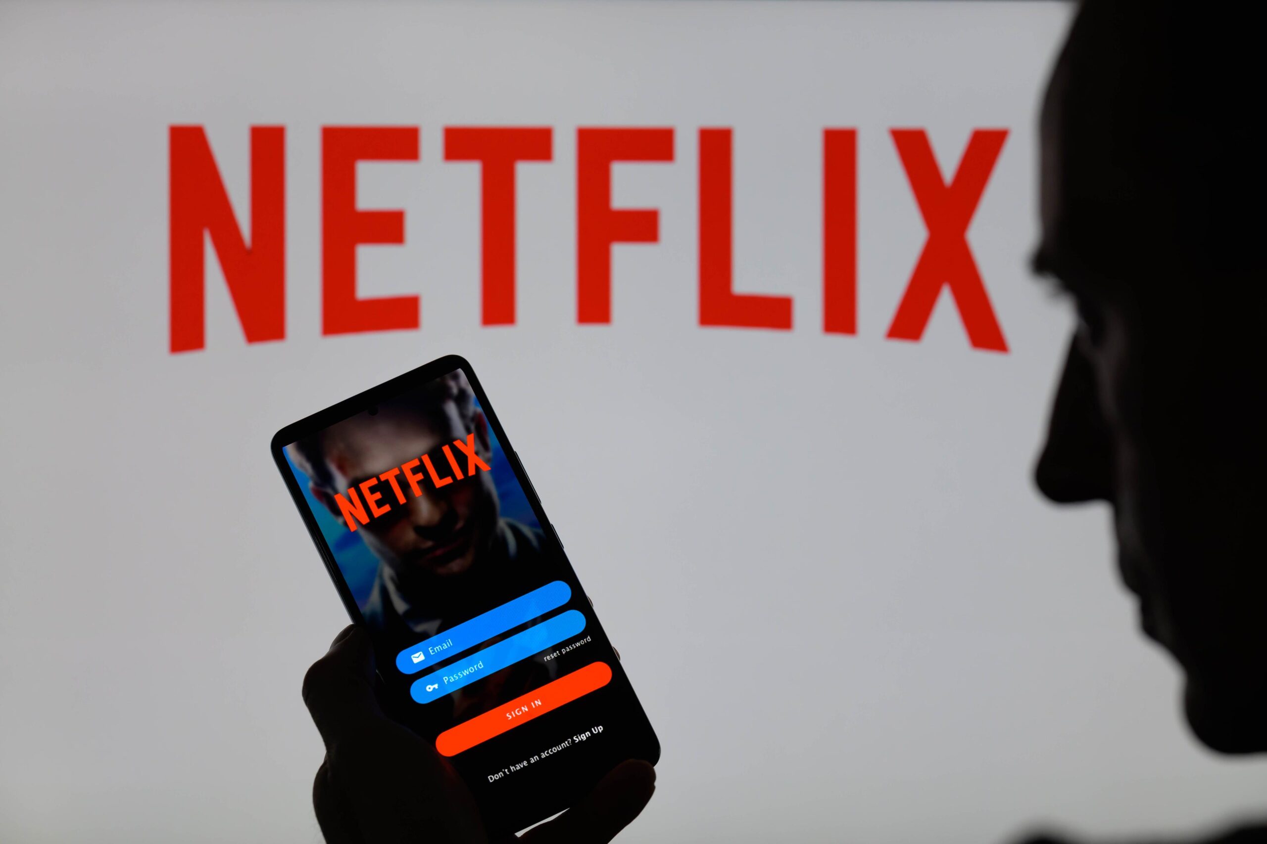 Saat Anda Menonton Netflix, Netflix Ikut Mengawasi, Gugatan Texas Picu Kekhawatiran Baru