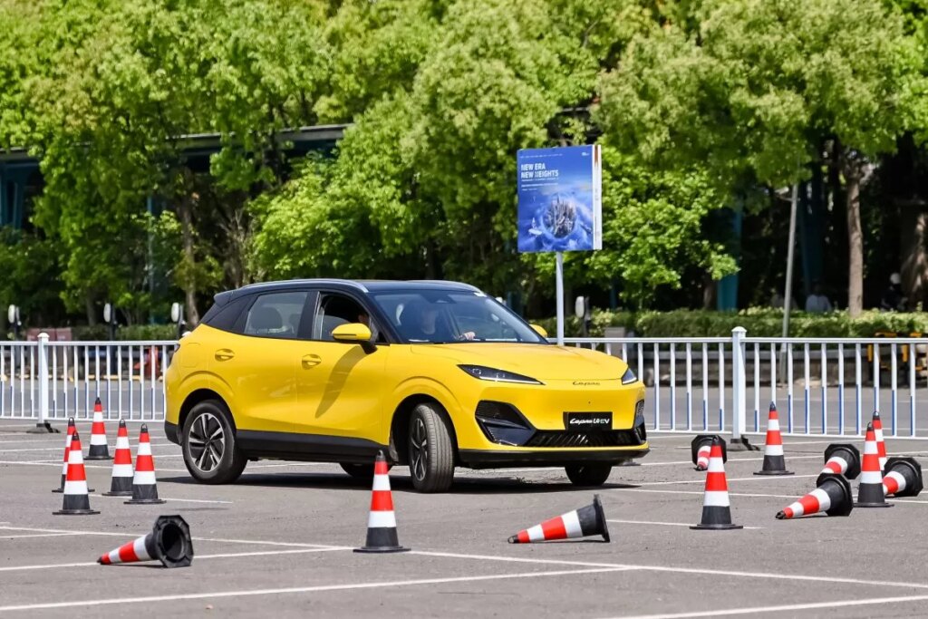 Lepas E4 EV Siap Masuk Indonesia, SUV Coupe Listrik Stylish Ini Tawarkan 500 Km Sekali Isi
