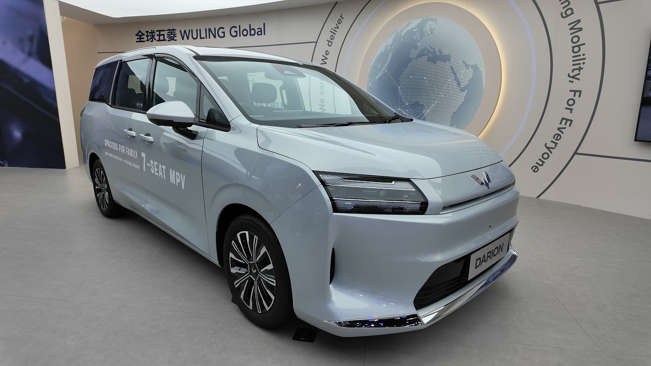 Wuling Darion 2026 Mulai Rp 399 Juta, MPV Pintu Geser Ini Punya Dua Jalur Elektrifikasi