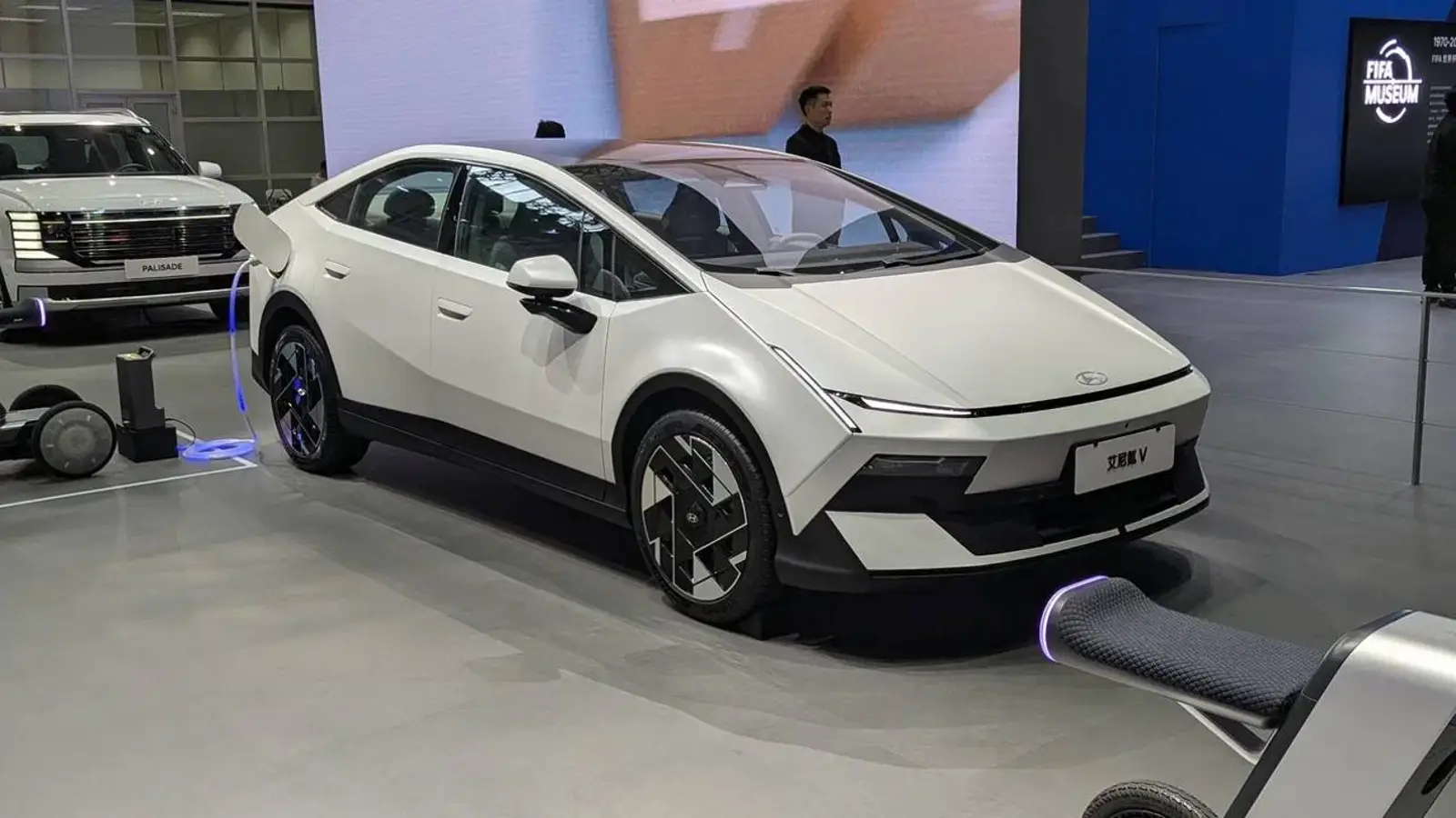 Hyundai Ioniq V Muncul dengan Dua Wajah, Strategi Khusus China yang Bikin Rival Waspada