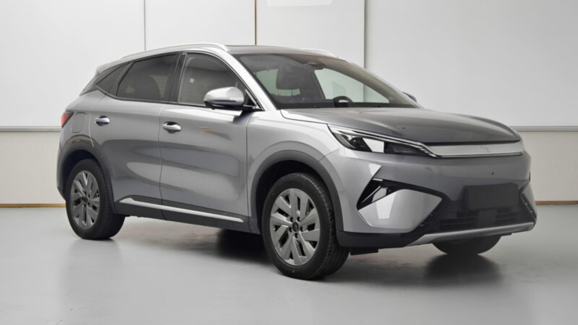 BYD Atto 3 Disegarkan, Jarak Tempuh 390 Mil dan Isi Daya Kilat Segera Hadir
