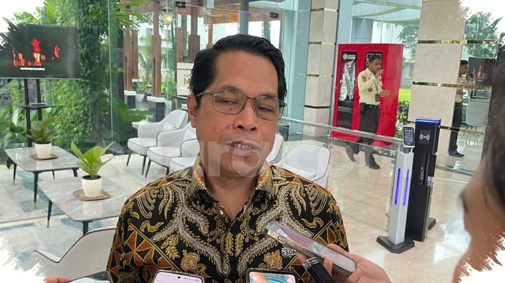 Rupiah Tembus Rp17.500, Bahlil Gelar Rapat Darurat Soal Nasib Harga BBM