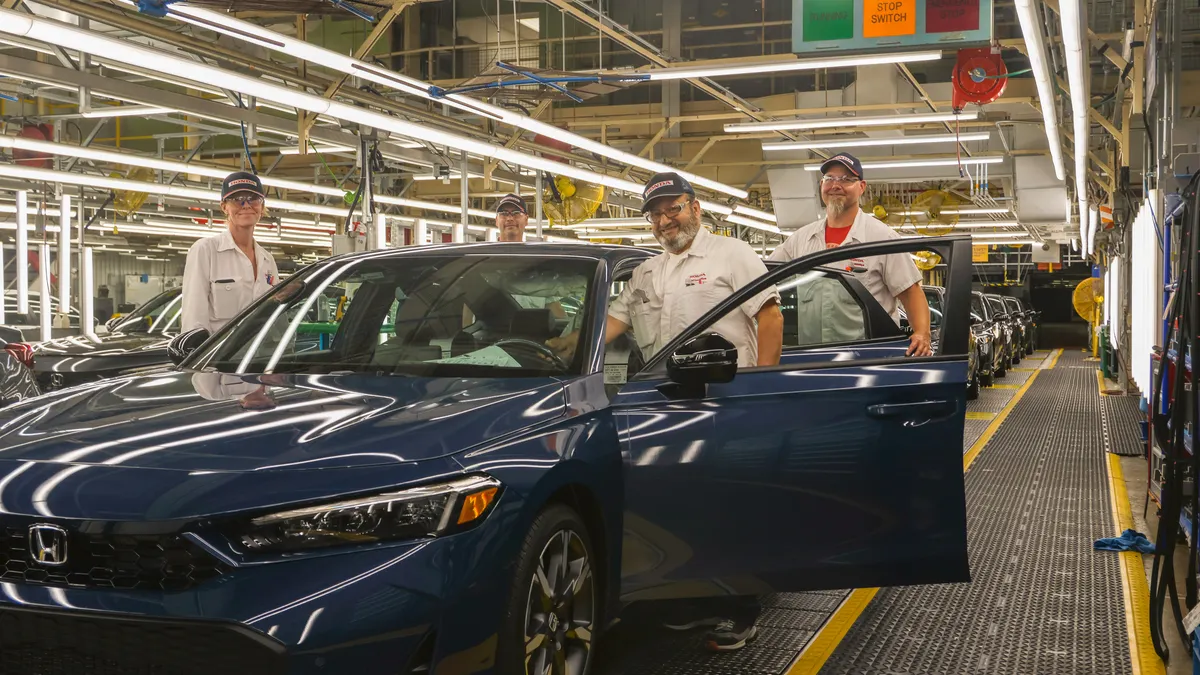 Permintaan Hybrid Menguat, Honda Tunda Pabrik EV Rp180 Triliun di Kanada