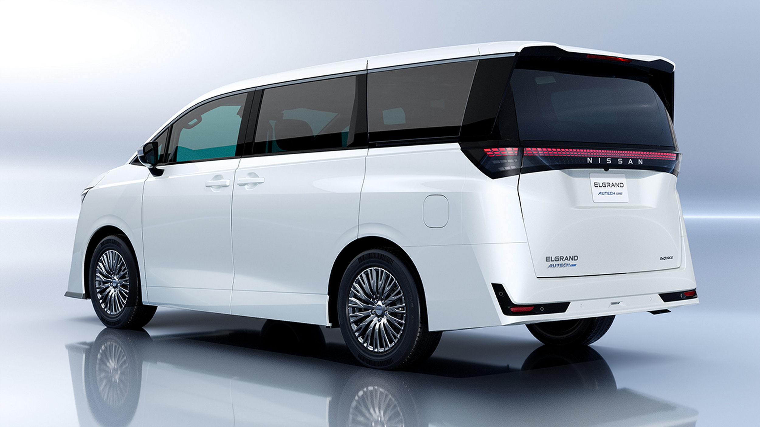 Nissan Elgrand Autech Makin Mewah Dan Sporty, MPV Raksasa Yang Beda Sendiri