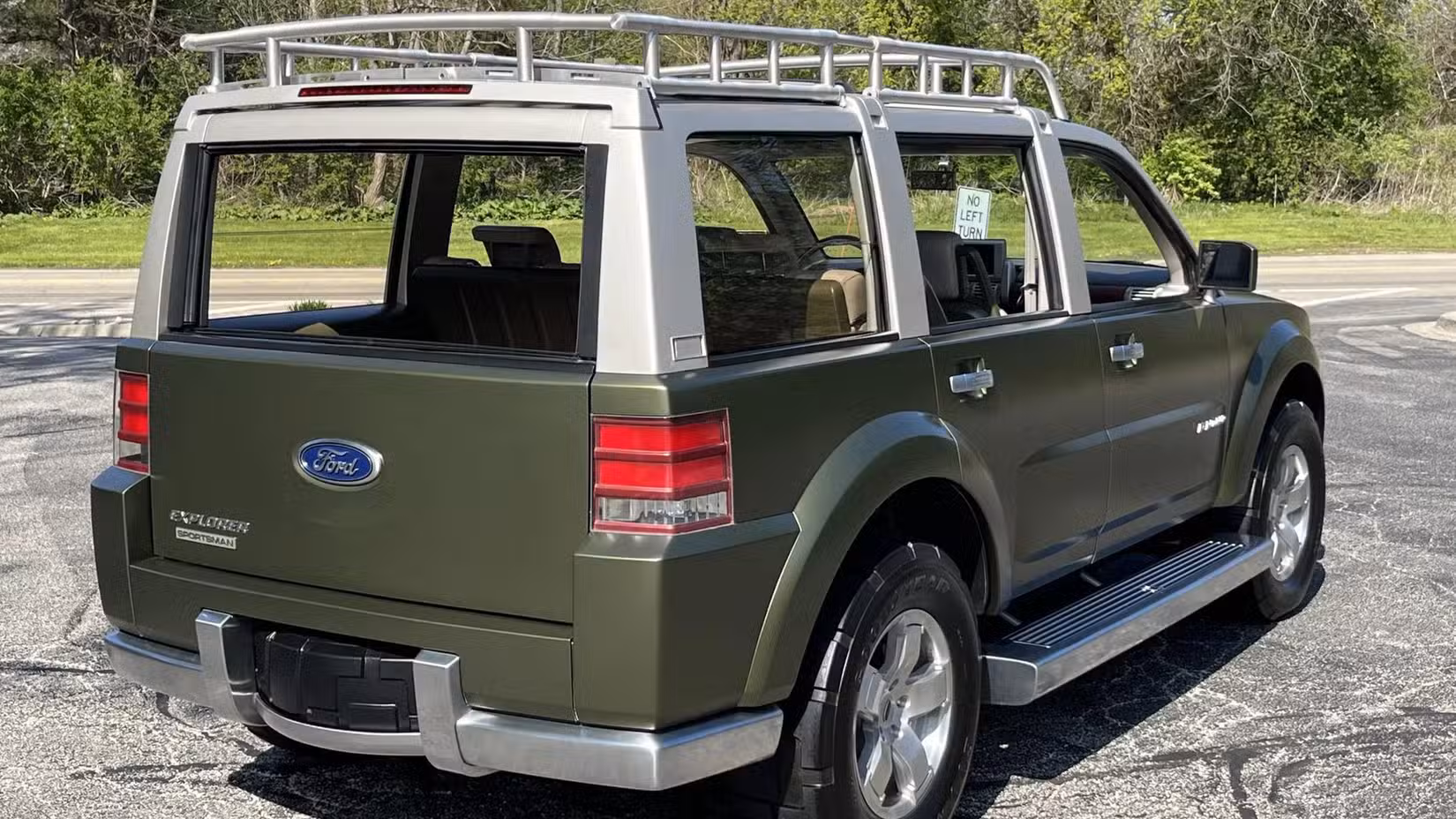 Ford Explorer Konsep Ini Hilang 25 Tahun, Kini Muncul Lagi Dengan Tangki Ikan Hidup