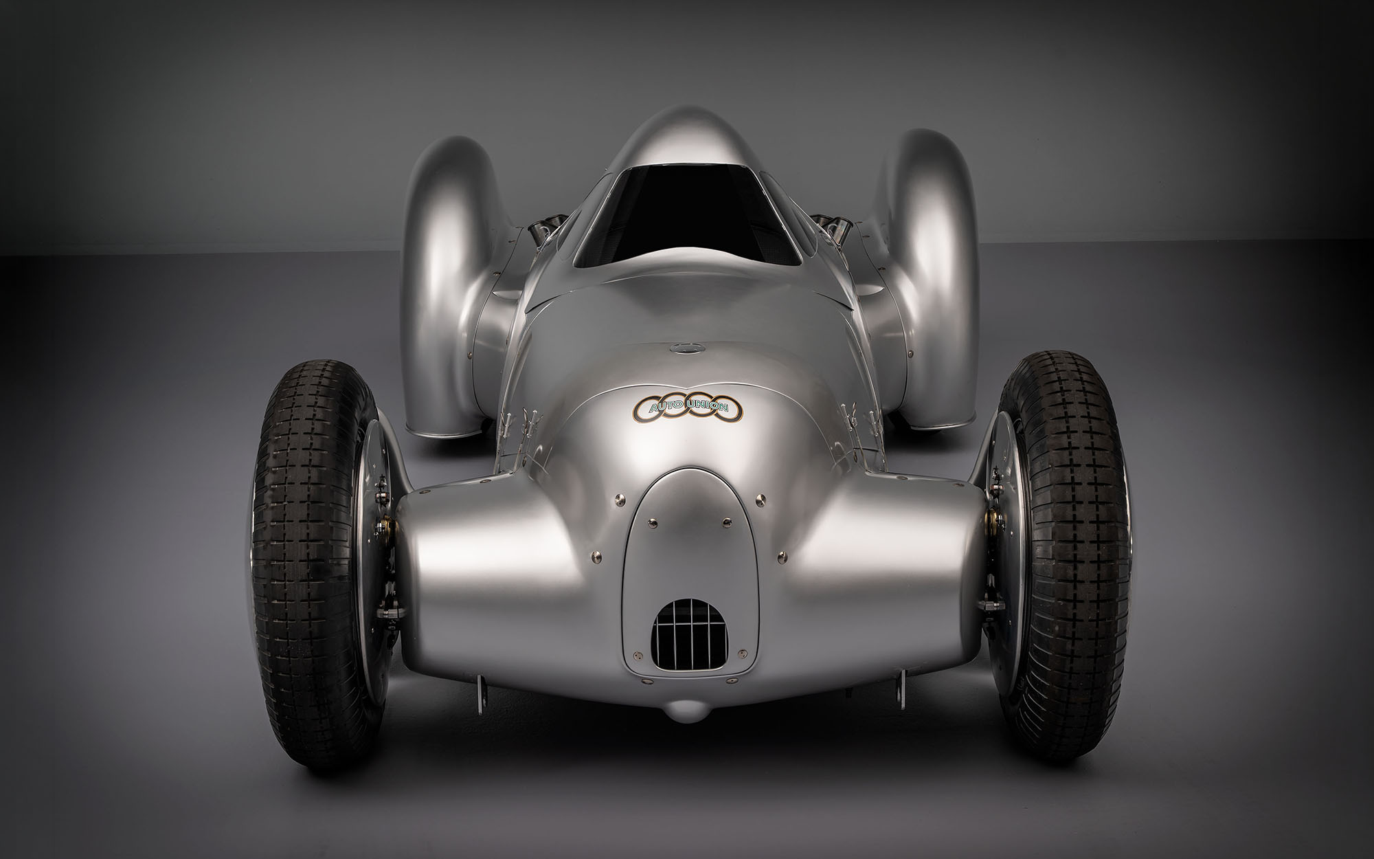 Audi Hidupkan Kembali Monster V16 Hilang, Auto Union Lucca Siap Mengaum Di Goodwood