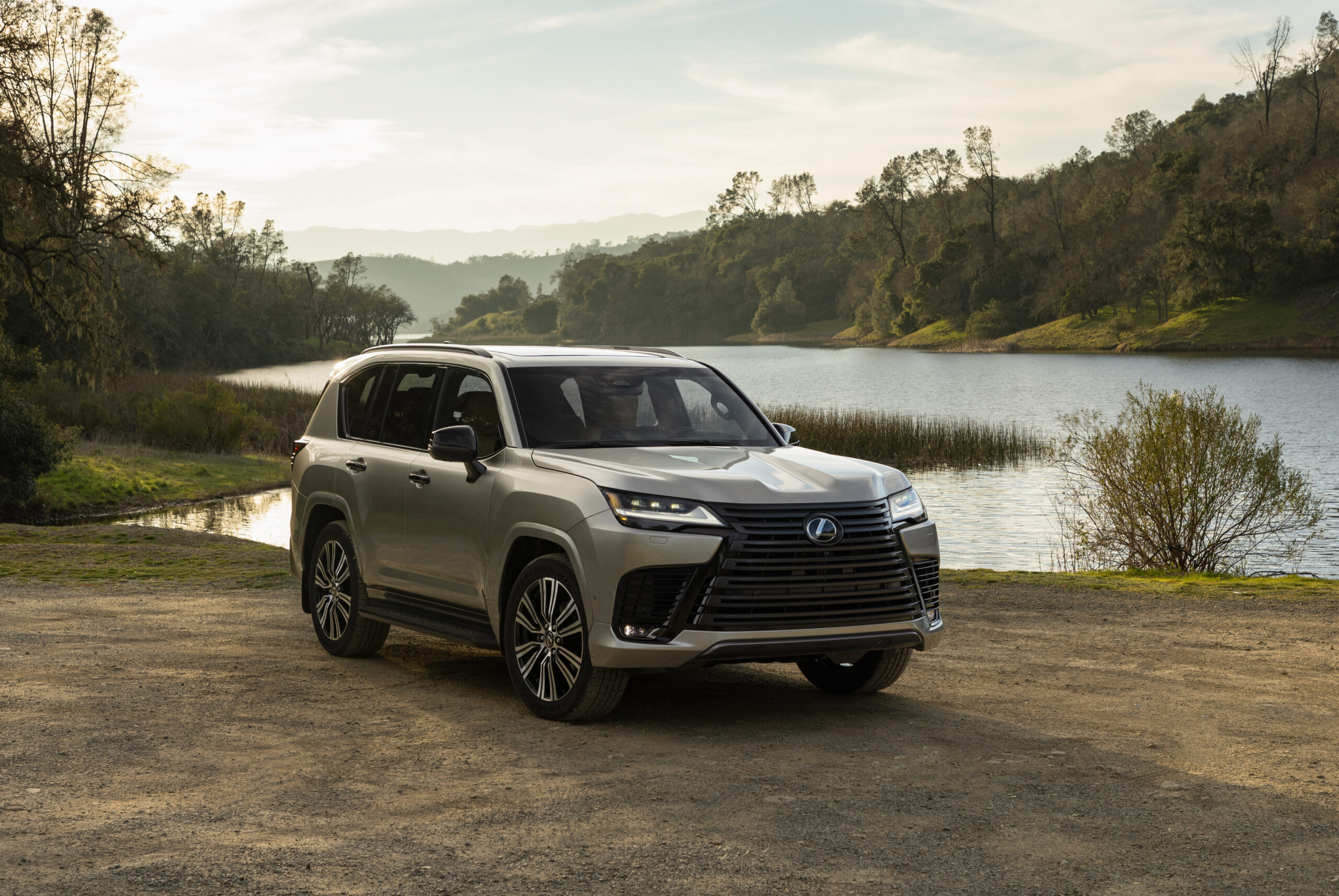 Lexus LX 700h VIP Hadir di Indonesia, Kabin First Class dan Mesin Hybrid 457 Hp
