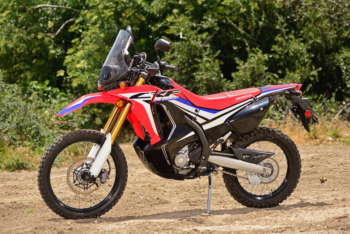 Honda CRF250 Rally Bukan Cuma Gagah, Perlindungan Modernnya Bikin Touring Lebih Tenang