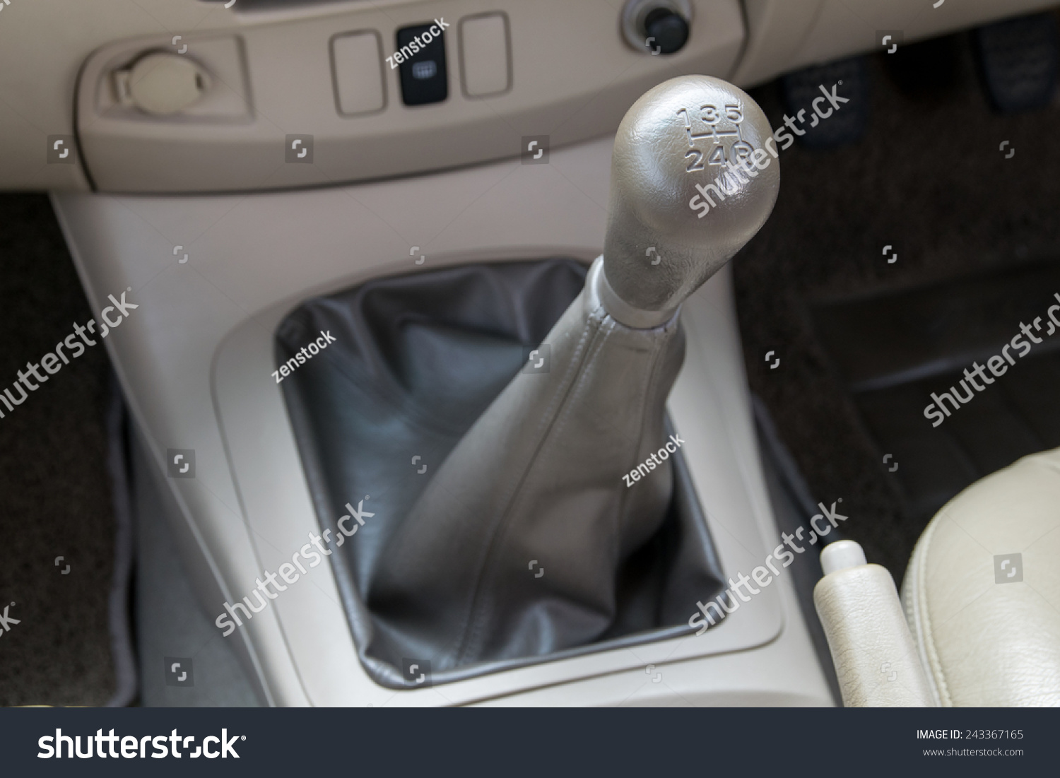 Stick Shift Masih Bertahan, Dari Tongkat Gigi Klasik Hingga Pilihan Niche Hari Ini