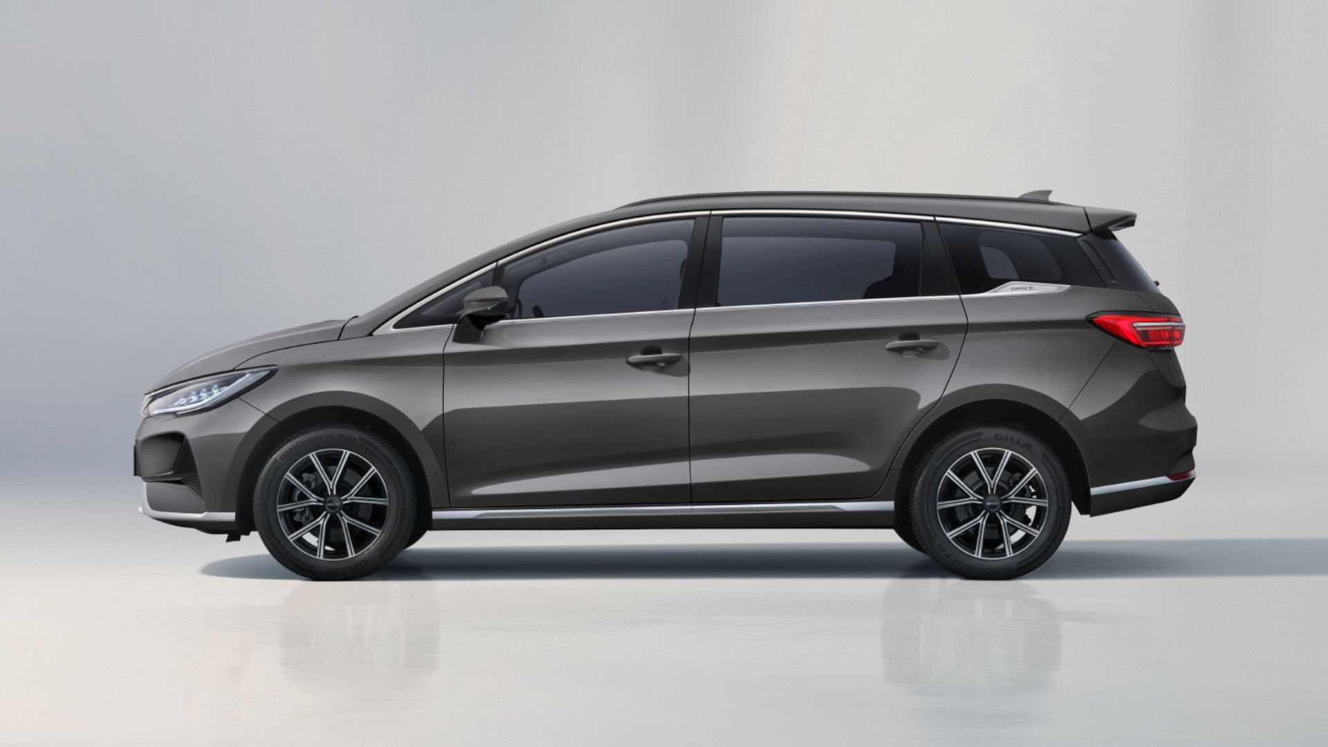 BYD M6 PHEV 2026 Mengintai Innova Dan Xpander, MPV Hybrid 530 Km Ini Dibidik Rp400 Jutaan