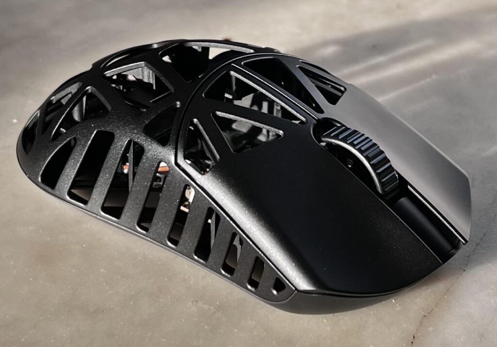 Mouse Gaming 37 Gram Ini Langsung Beda, Pakai Sensor Kelas Atas dan Tampilan Unik