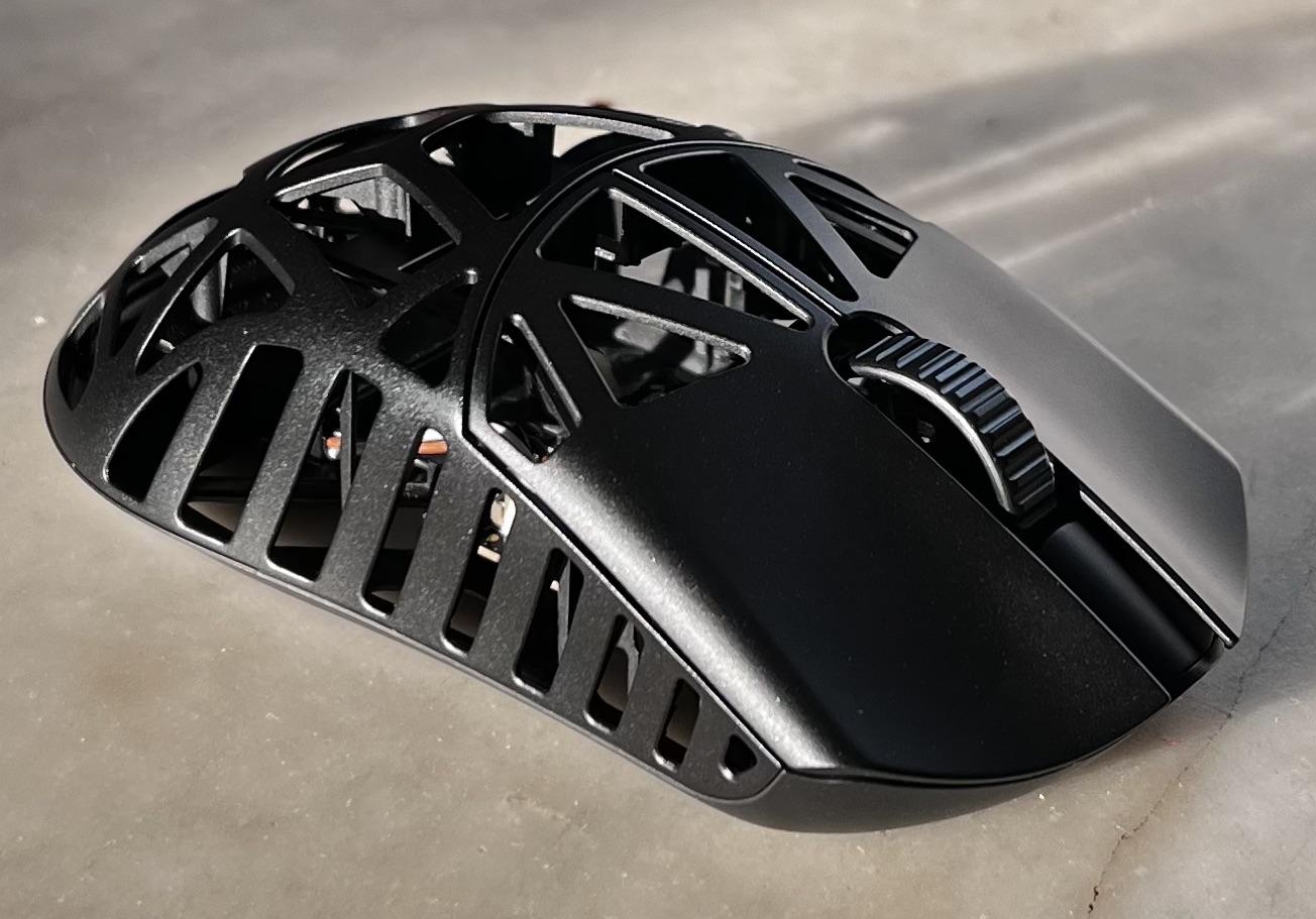 Mouse Gaming 37 Gram Ini Langsung Beda, Pakai Sensor Kelas Atas dan Tampilan Unik