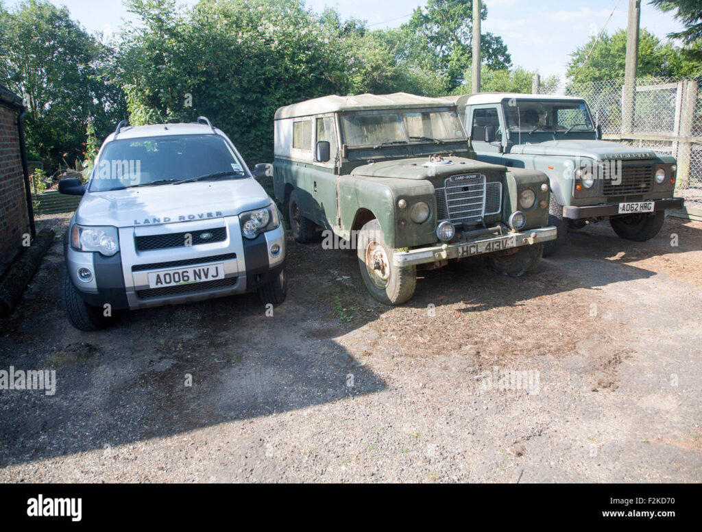 Tiga Generasi Land Rover Disatukan Dalam Satu Visi, Semua Bisa Dipesan Sesuka Hati