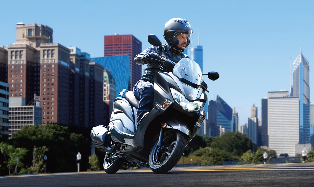 Suzuki Burgman Street 125X, Skutik Premium 125 Cc yang Menang di Nyaman Bukan Kencang