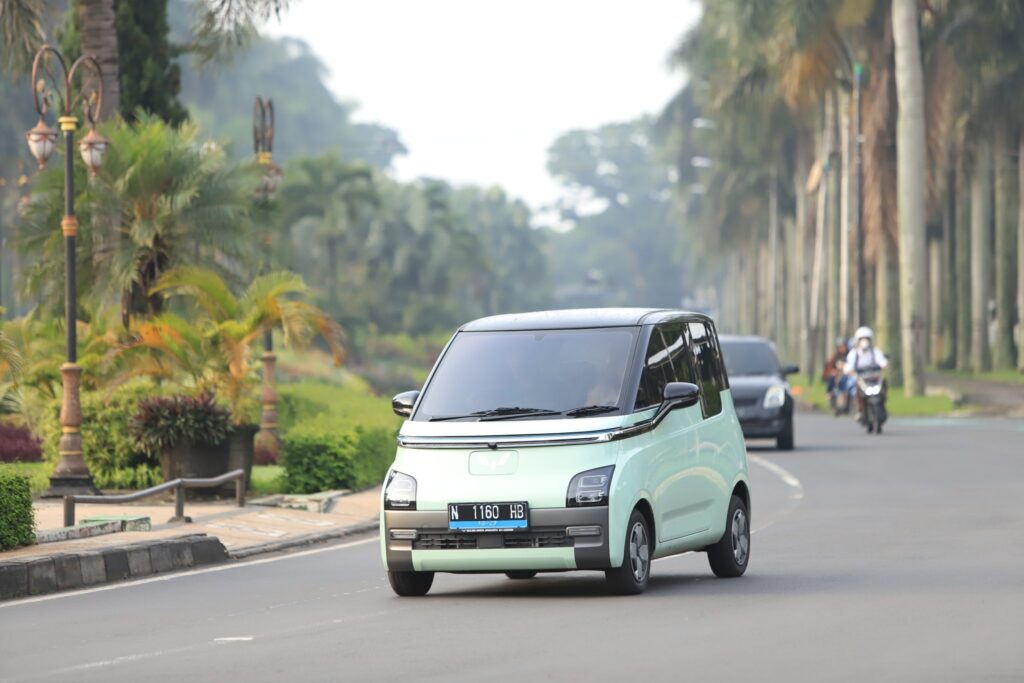 Pemerintah Siapkan Insentif 100 Ribu Mobil Listrik, Gas Ditekan Pelan-Pelan