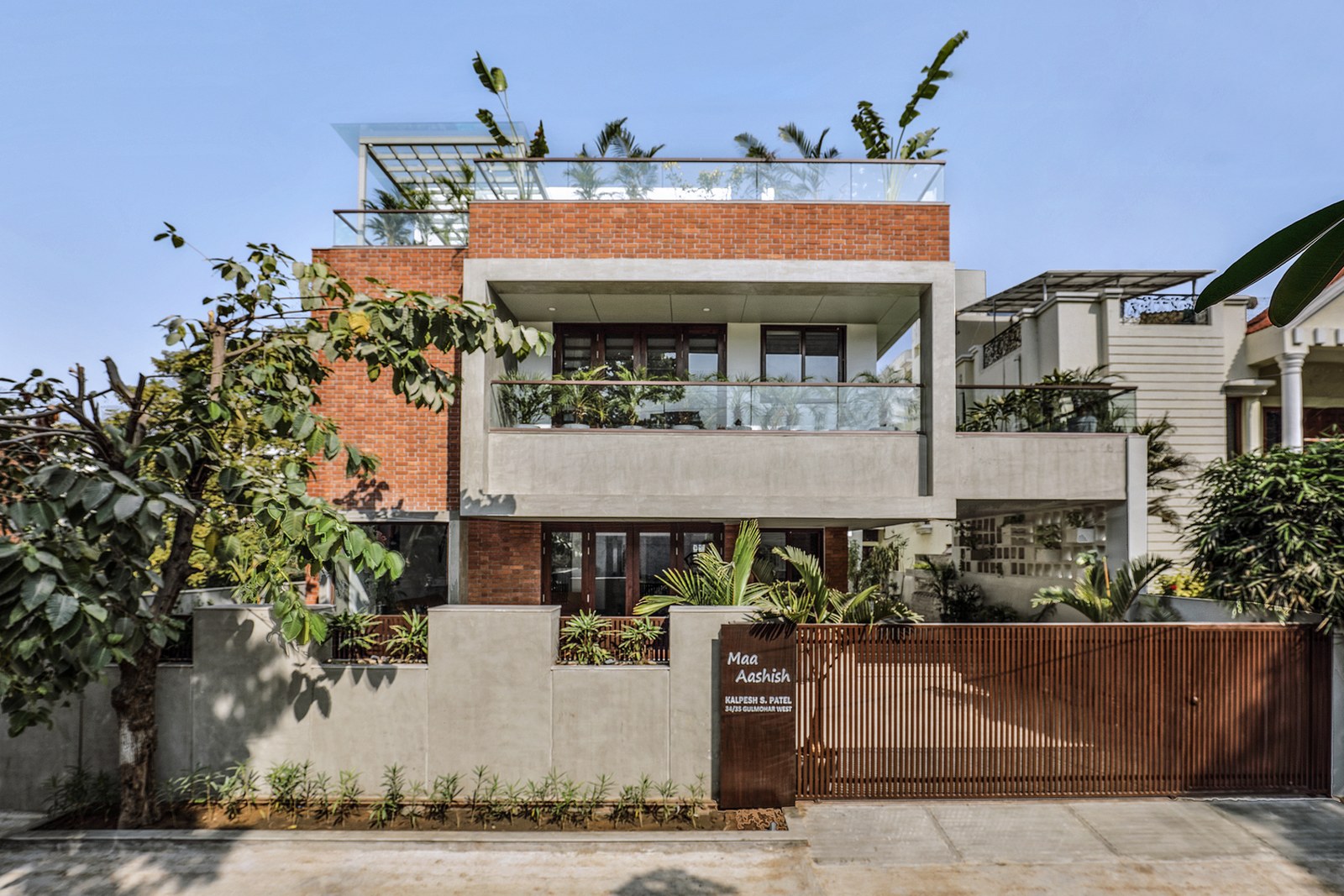 7 Desain Rumah Bata Ekspos Yang Terlihat Modern, Padahal Biayanya Tetap Irit di Desa