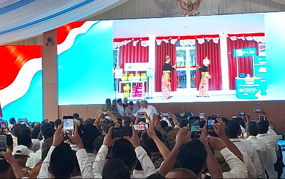 Prabowo Resmikan 1.061 Koperasi Desa, Operasi Cepat Tujuh Bulan Jadi Sorotan Ekonomi Desa