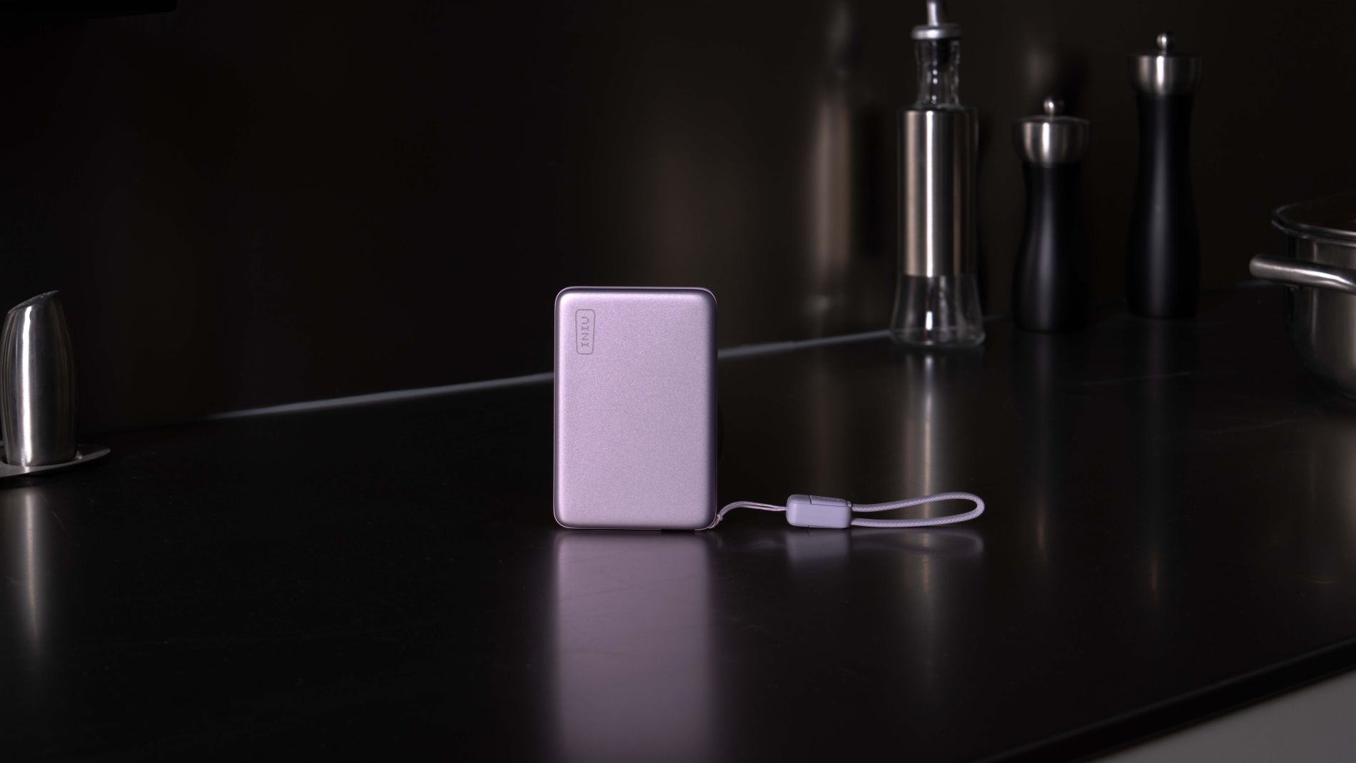 INIU SnapGo Air Naik Kelas, Bodi Aluminium Dan 45W Bikin Powerbank Tipis Ini Serius Menantang
