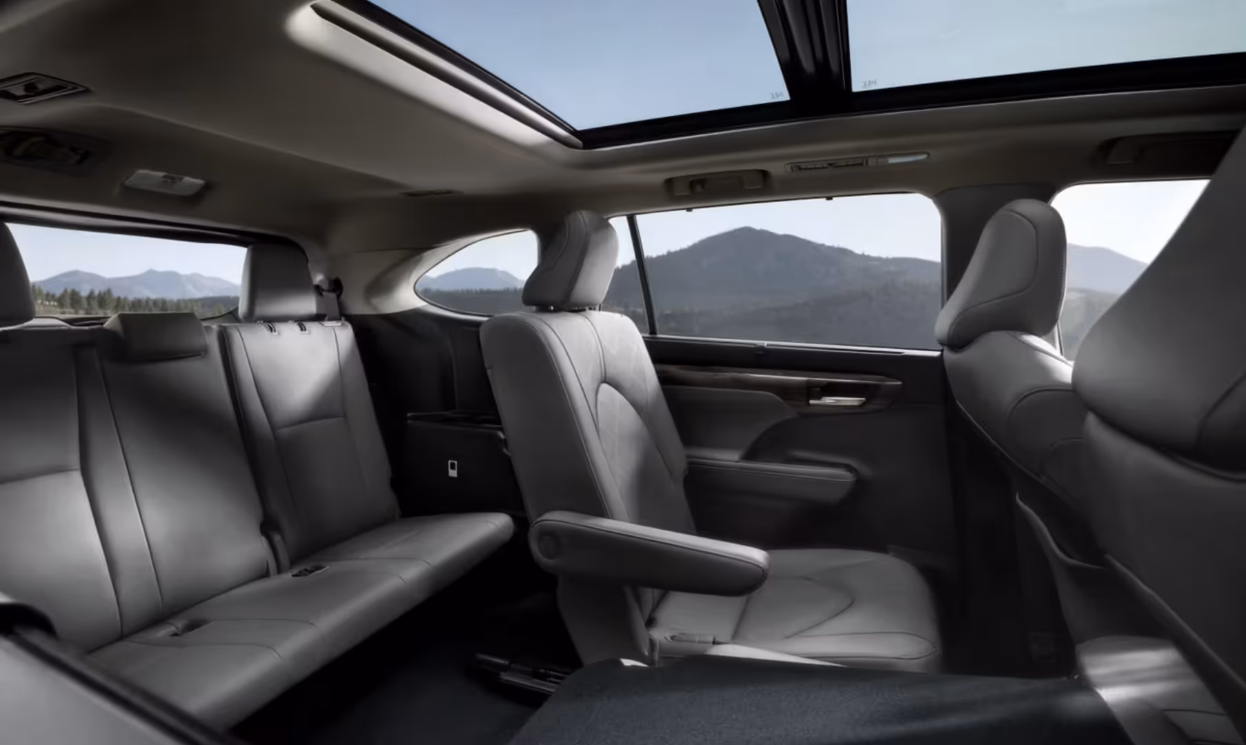 Toyota Highlander 2026 Patahkan Mitos SUV Premium, Kabin Mewahnya Ternyata Irit Bahan Bakar