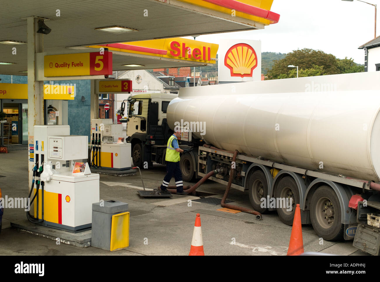 Shell Buka Fakta Soal Tangki Lama Kosong, QC Dipakai Cegah Risiko Kondensasi BBM