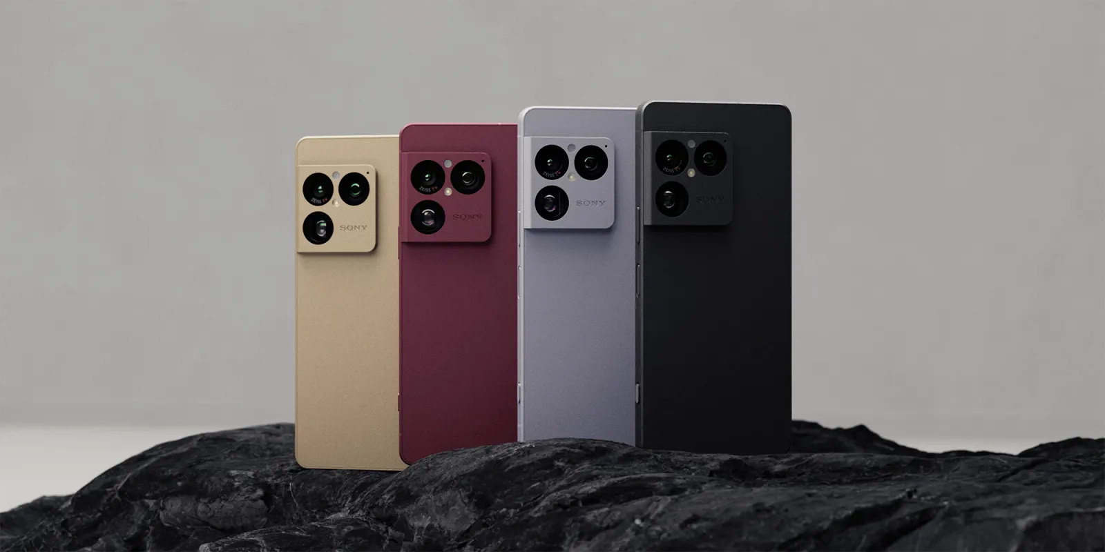Sony Xperia 1 VIII Masih Pertahankan MicroSD Dan Audio Jack, Saat Rival Sudah Lepas