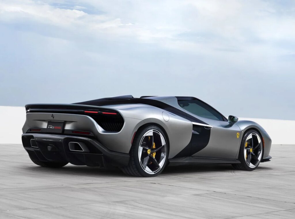 Ferrari HC25 Tampil Beda Total, F8 Spider Disulap Jadi Satu-Satunya Vintage-Futuristis