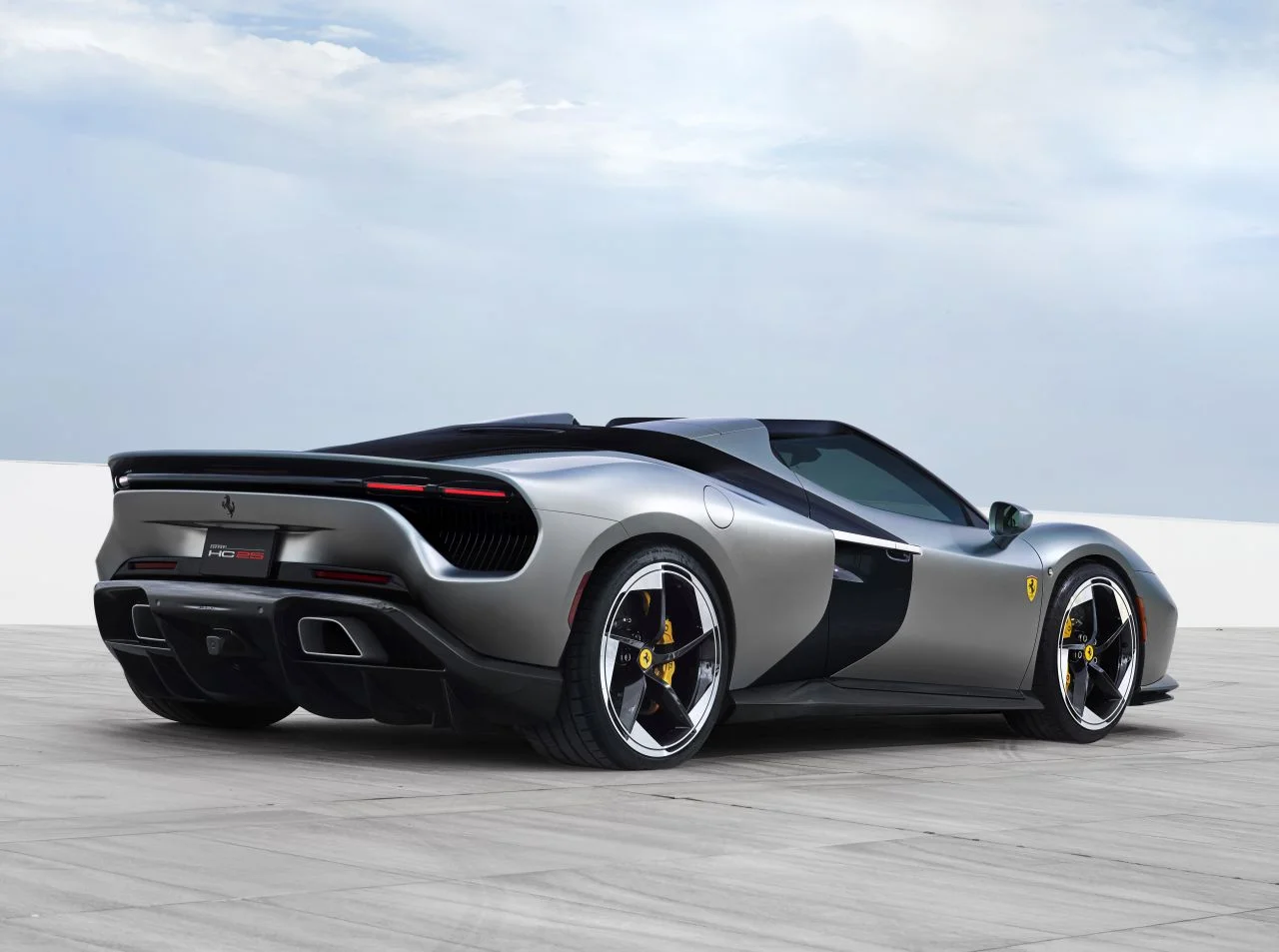Ferrari HC25 Tampil Beda Total, F8 Spider Disulap Jadi Satu-Satunya Vintage-Futuristis