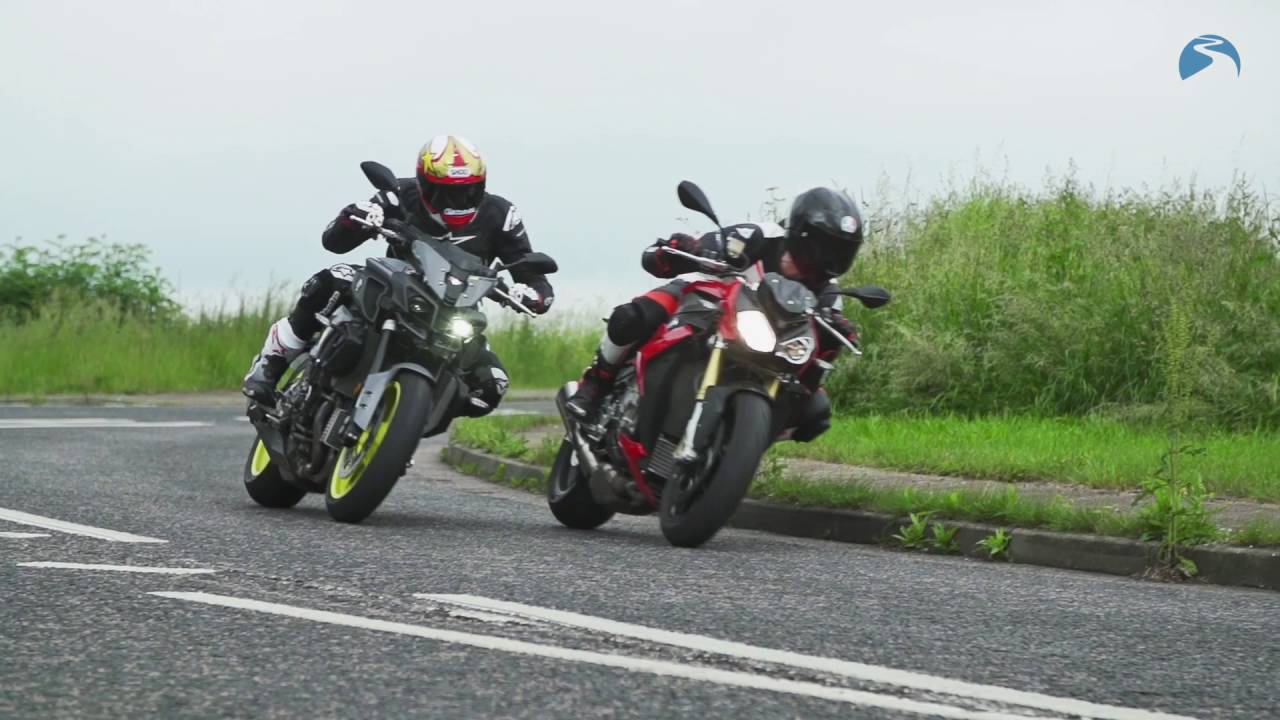 Yamaha MT-10 Vs BMW S 1000 R, Brutal Liar Atau Presisi Superbike?