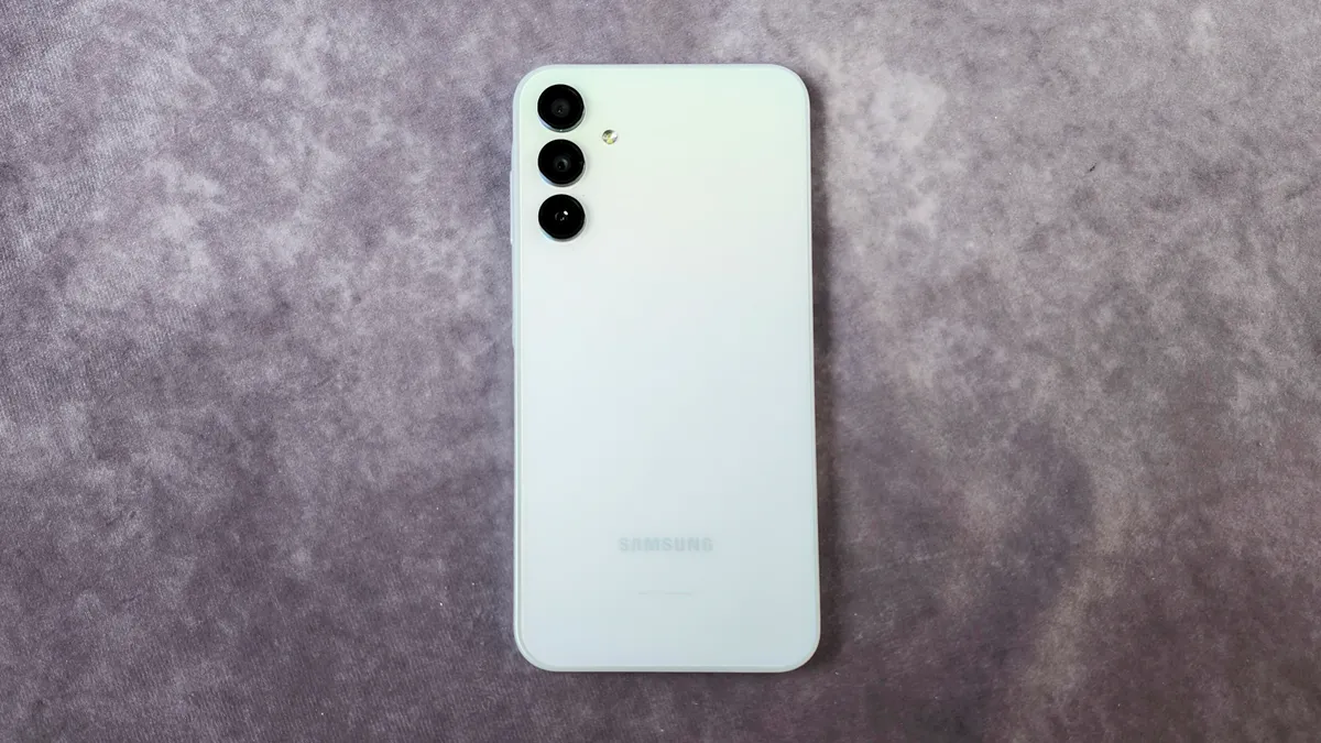 Galaxy A15 5G Jadi Andalan Kantoran, Internet Cepat Bikin Kerja Lebih Lancar