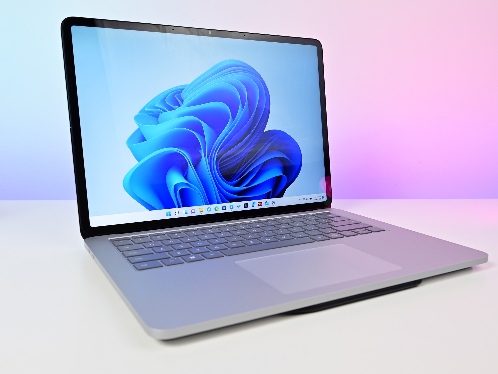 Xbox dan Windows 11 Mulai Berbenah, Surface Justru Makin Tertinggal Jauh
