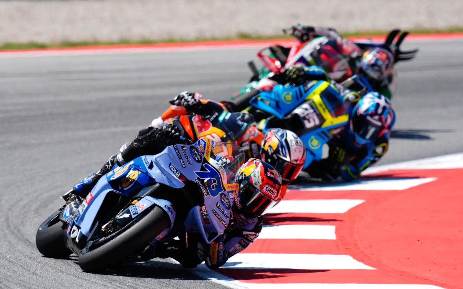 Alex Marquez Patahkan Start Sempurna Acosta, Sprint Catalunya Berakhir Pahit di Lap Terakhir