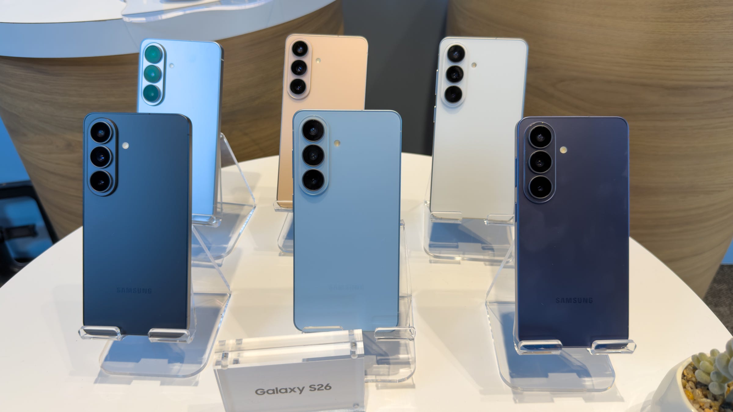 Samsung Galaxy S26 Tak Lagi Punya Warna “Pintu Khusus”, Silver Shadow dan Pink Gold Siap Menyebar ke Retail