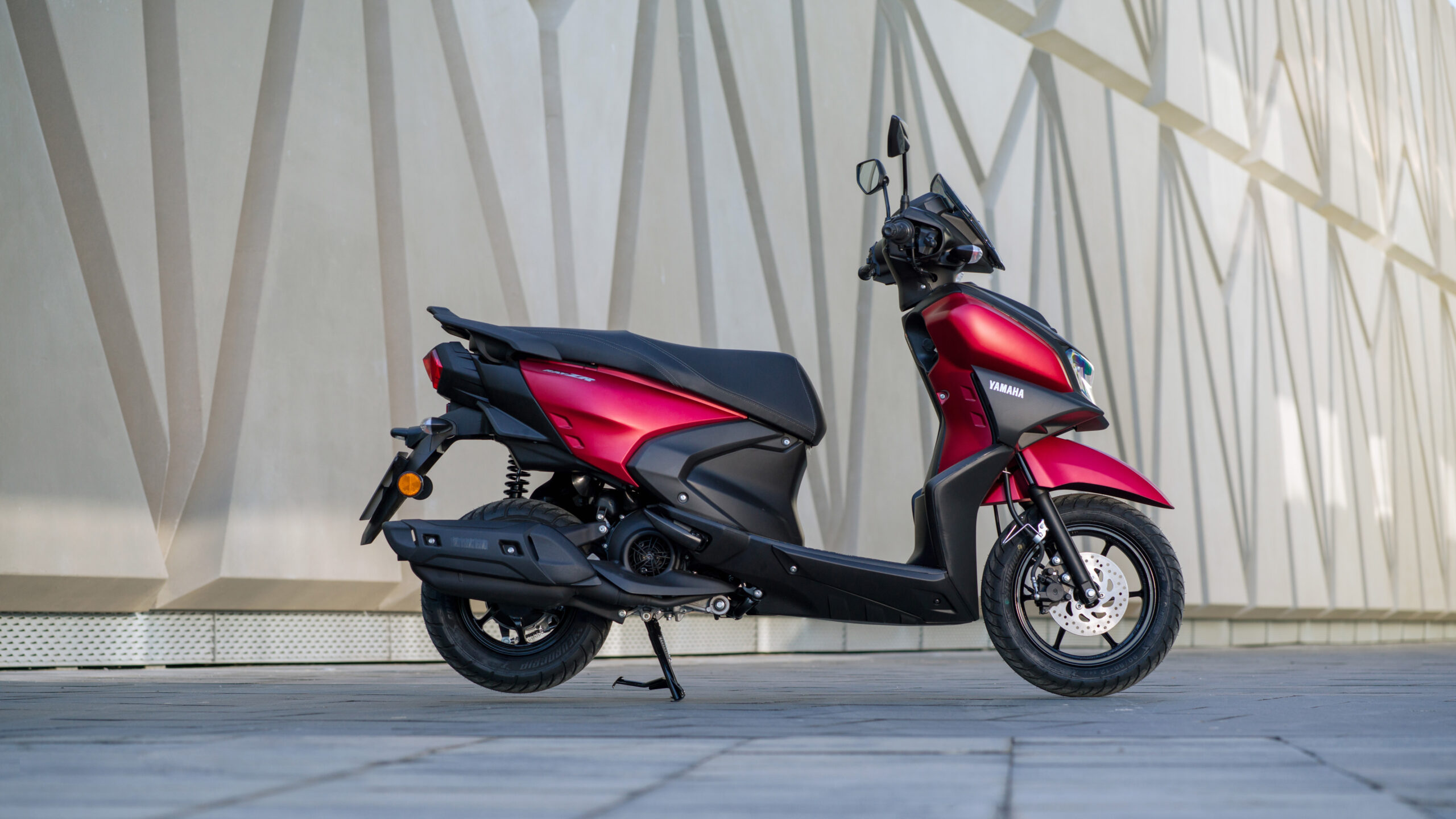 Yamaha ZR Hybrid Lebih Murah Dan Lincah, Honda Elite 125 Tetap Paling Nyaman untuk Harian