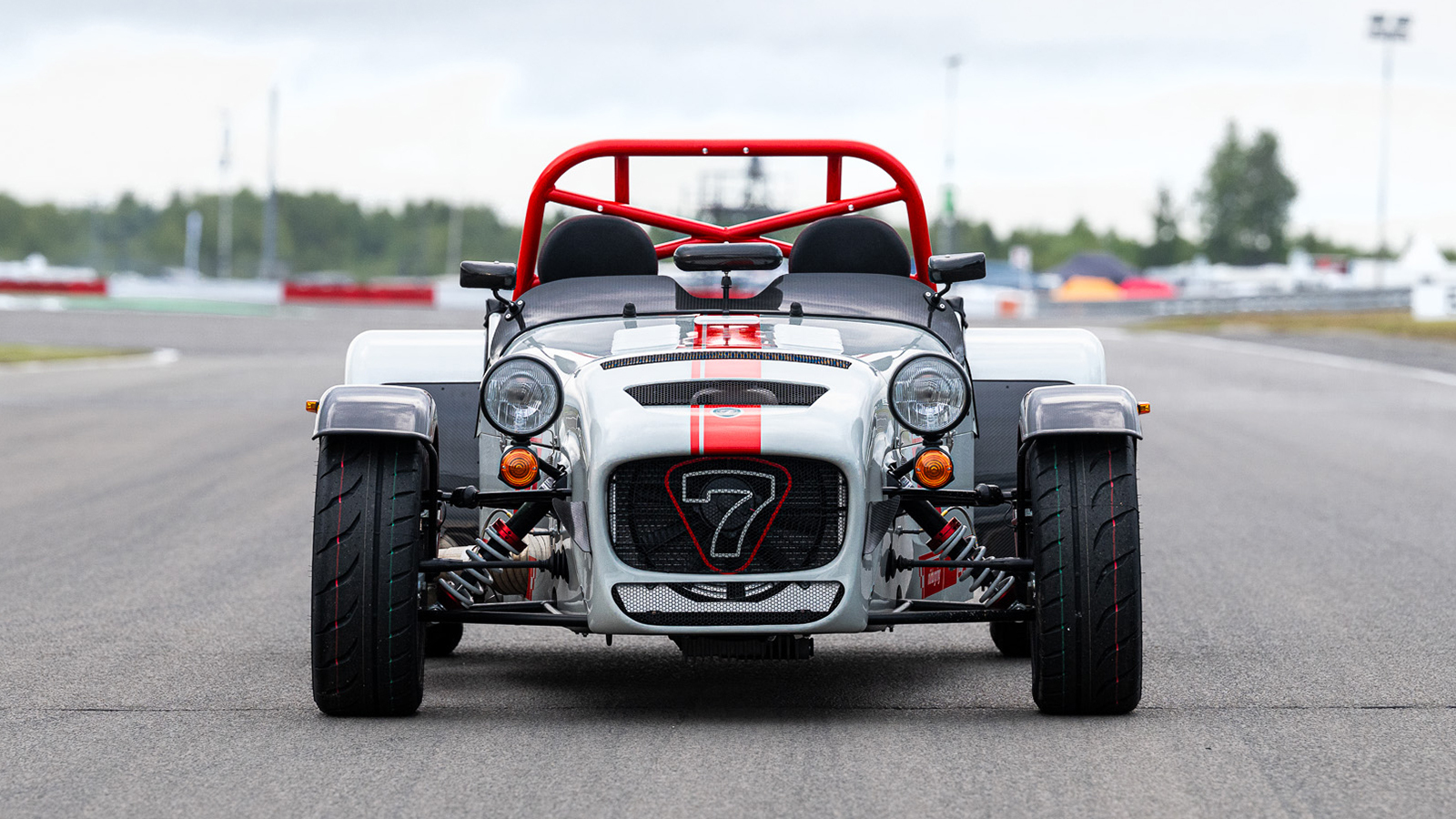 Caterham Seven Nürburgring Edition Cuma 100 Unit, Ringan Banget dengan Jejak Balap Langka