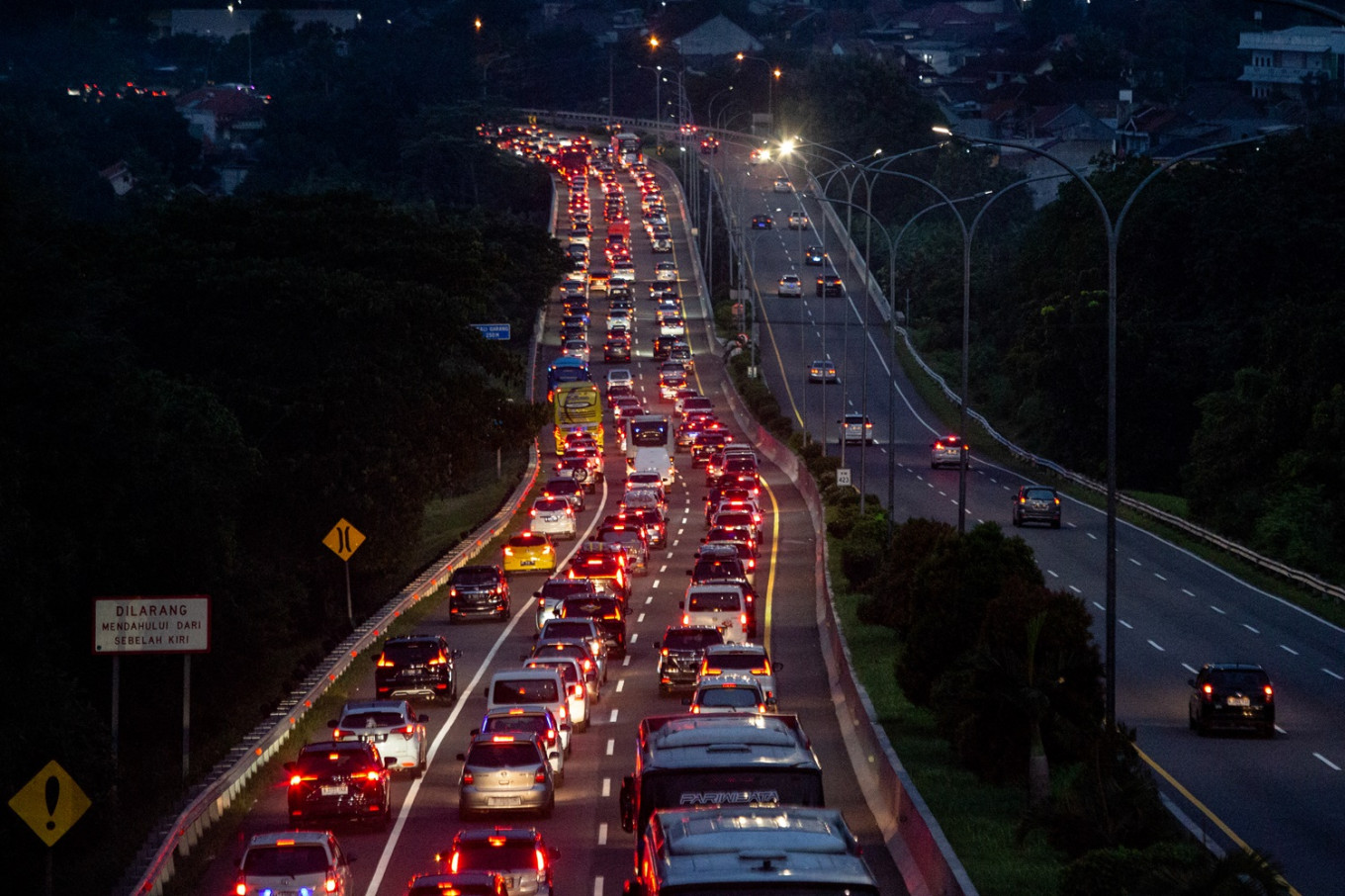 Long Weekend Bikin Japek Sesak, Contraflow Disiapkan Saat Arus Balik Lebih Padat