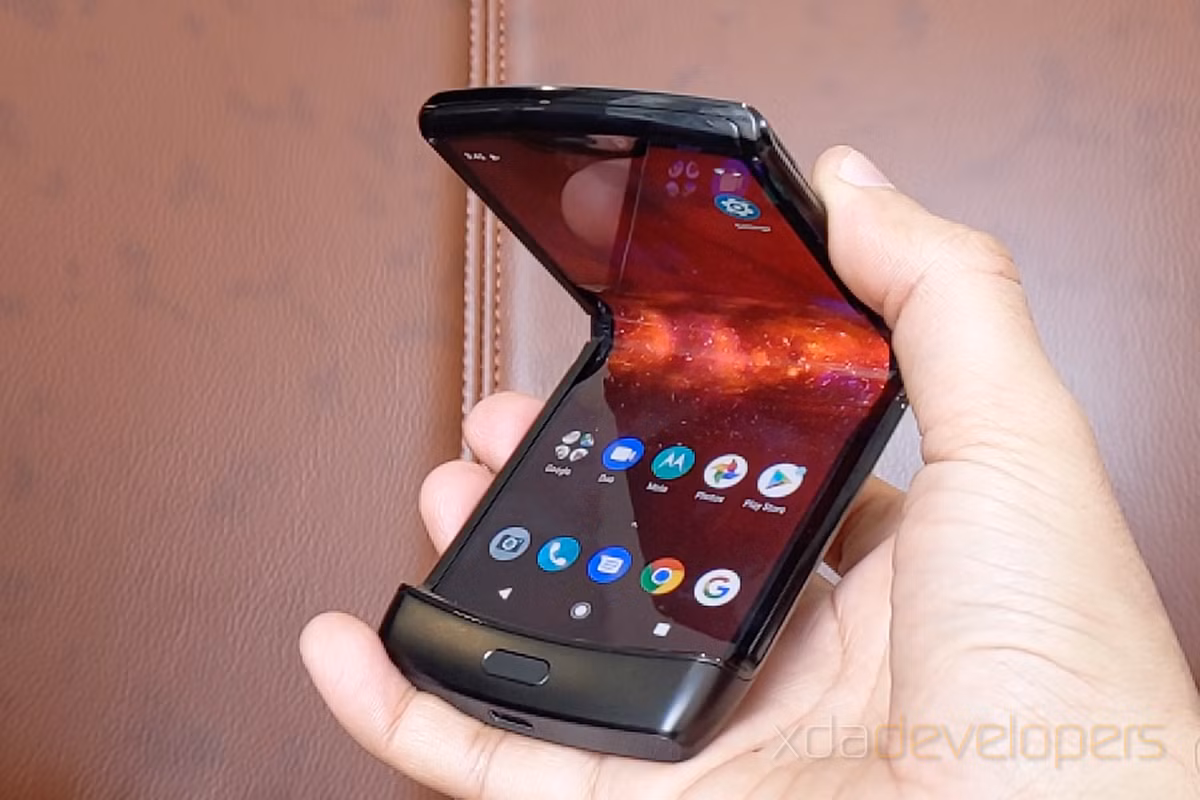 Motorola Razr Fold Tanpa Qi2, Kecepatannya Kencang Tapi Kompatibilitasnya Terbatas