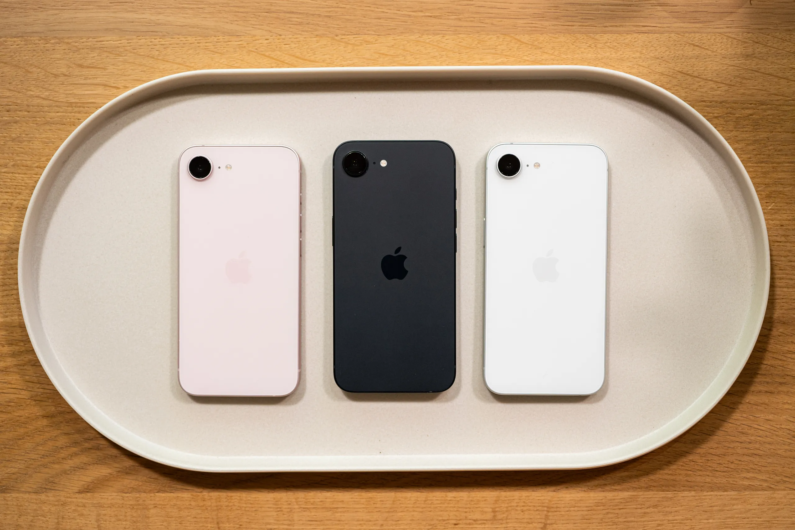 iPhone 17e Masuk Indonesia, Layar OLED Tajam dan Ceramic Shield Jadi Senjata Utamanya