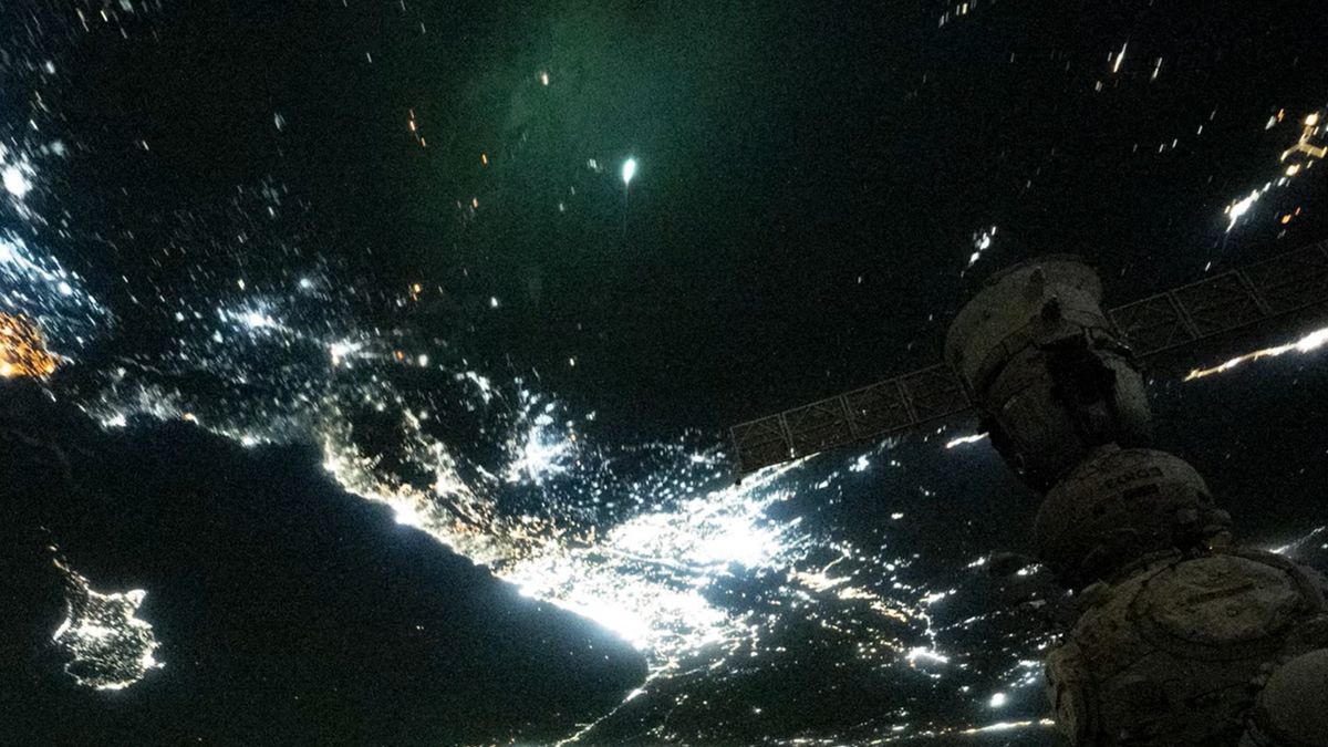 Astronaut ISS Menangkap Bola Api Di Langit, Asalnya Masih Misterius