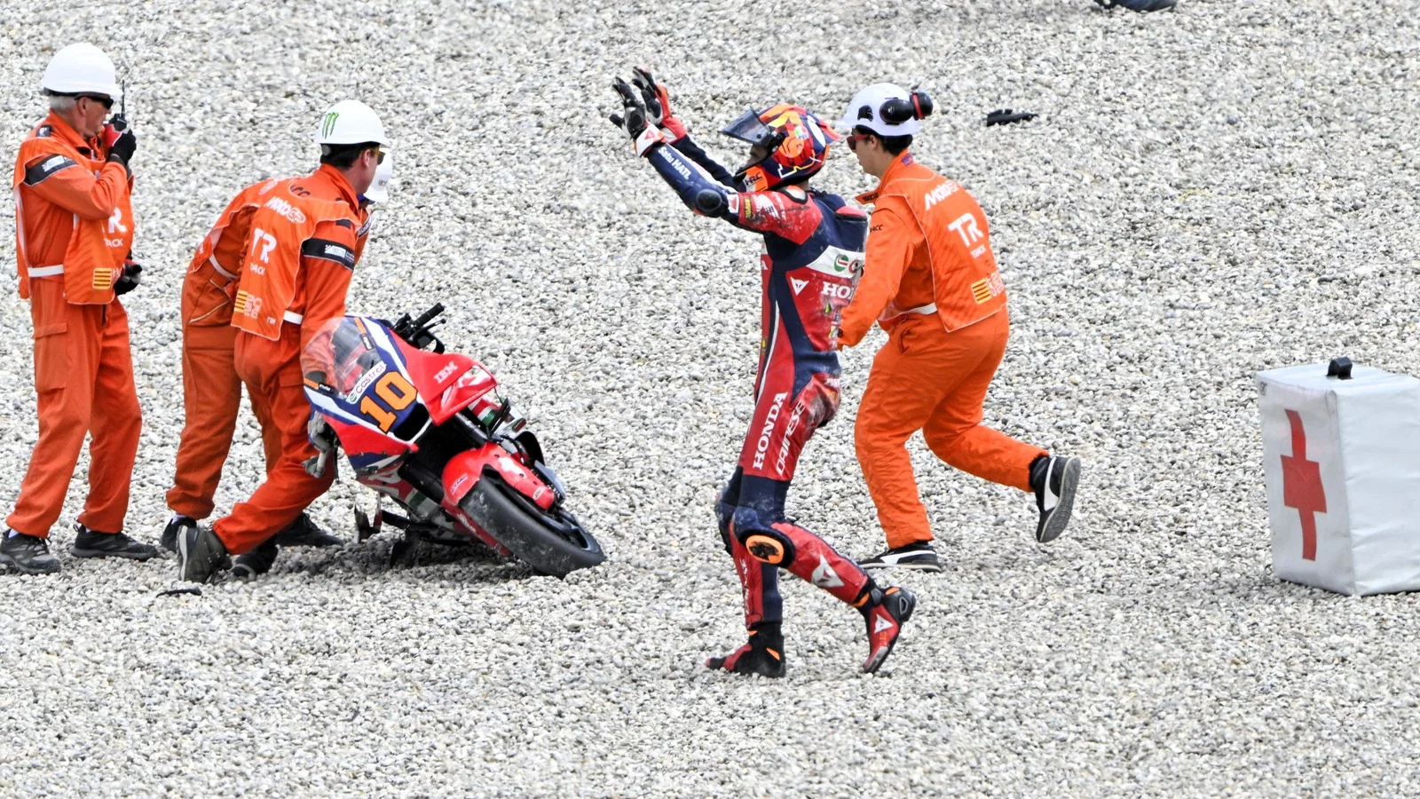 Luca Marini Desak Larangan Cepat, Kecelakaan Horor Catalunya Bikin Alat Ini Ditolak