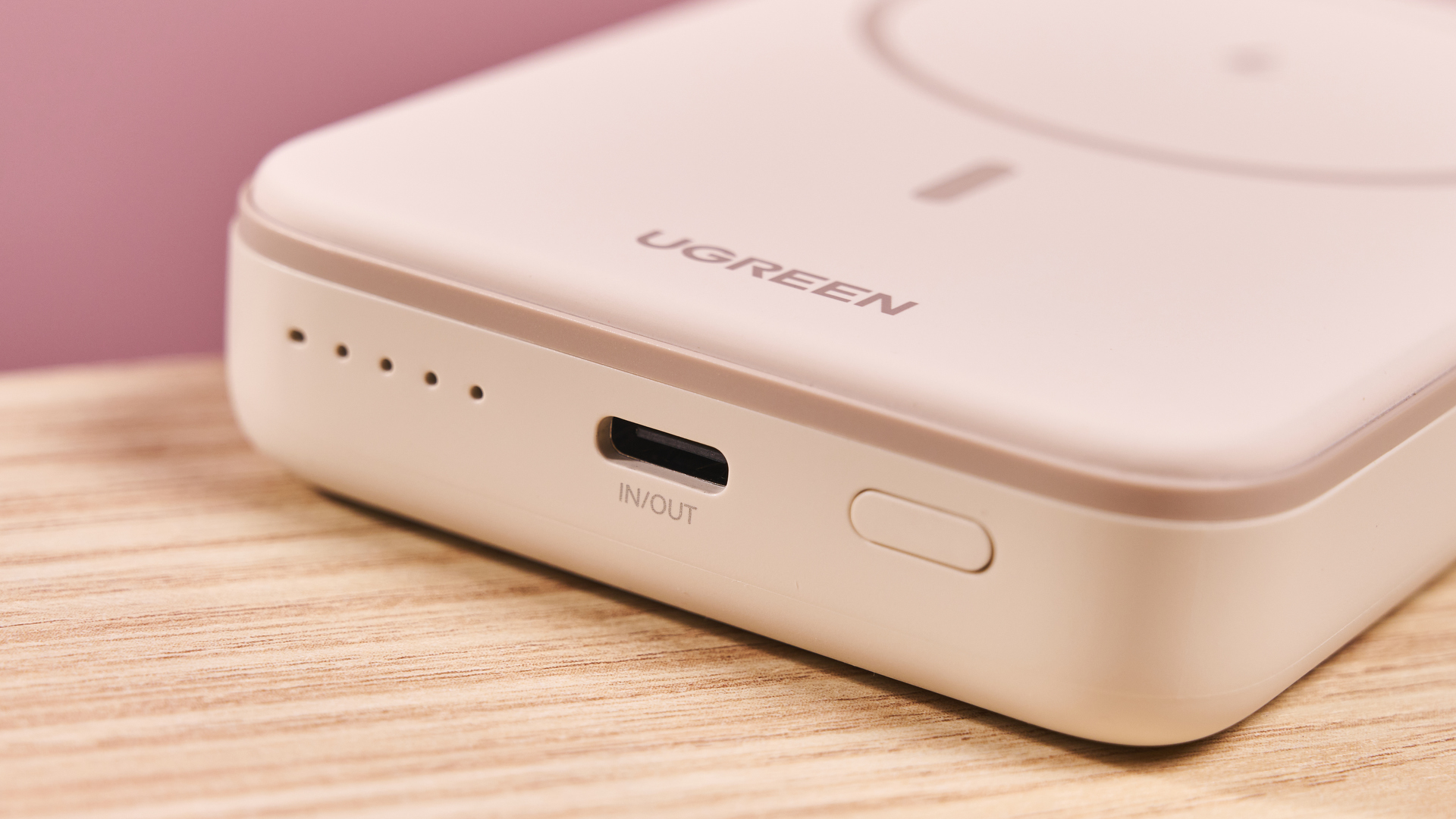 Ugreen Tambah Kabel USB-C Bawaan, Power Bank 10.000mAh Ini Sekaligus Magnetik 15W