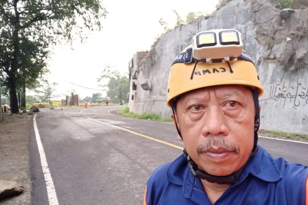 Longsor Tutup Jalur Trenggalek-Ponorogo Lagi, Kendaraan Kecil Dialihkan Demi Aman