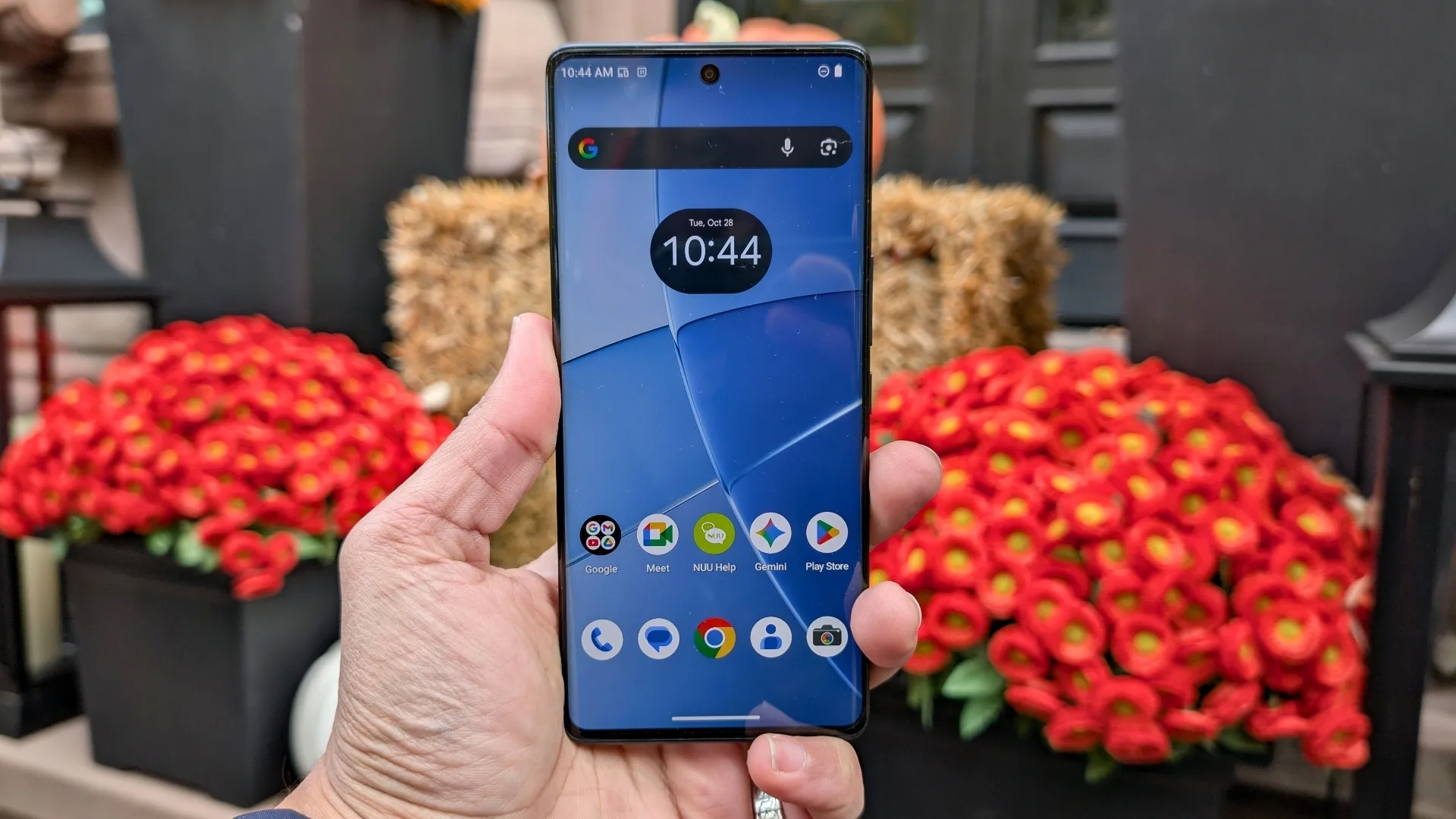 Ponsel Murah Nuu B40 5G Punya Layar Belakang AMOLED Yang Benar-Benar Bisa Dipakai