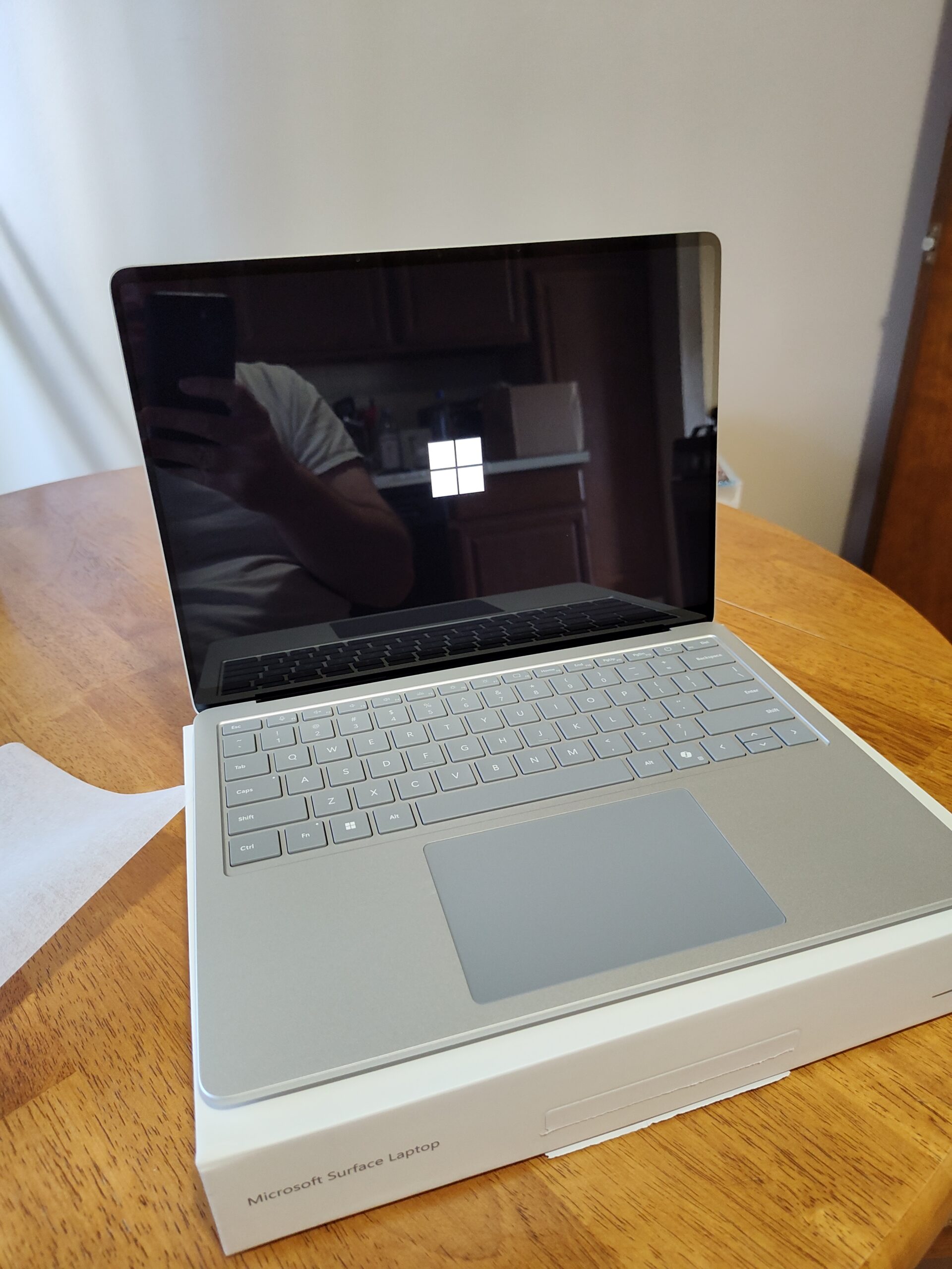 Surface Baru Microsoft Makin Pintar, Tapi Harganya Bikin Sulit Bilang Masuk Akal
